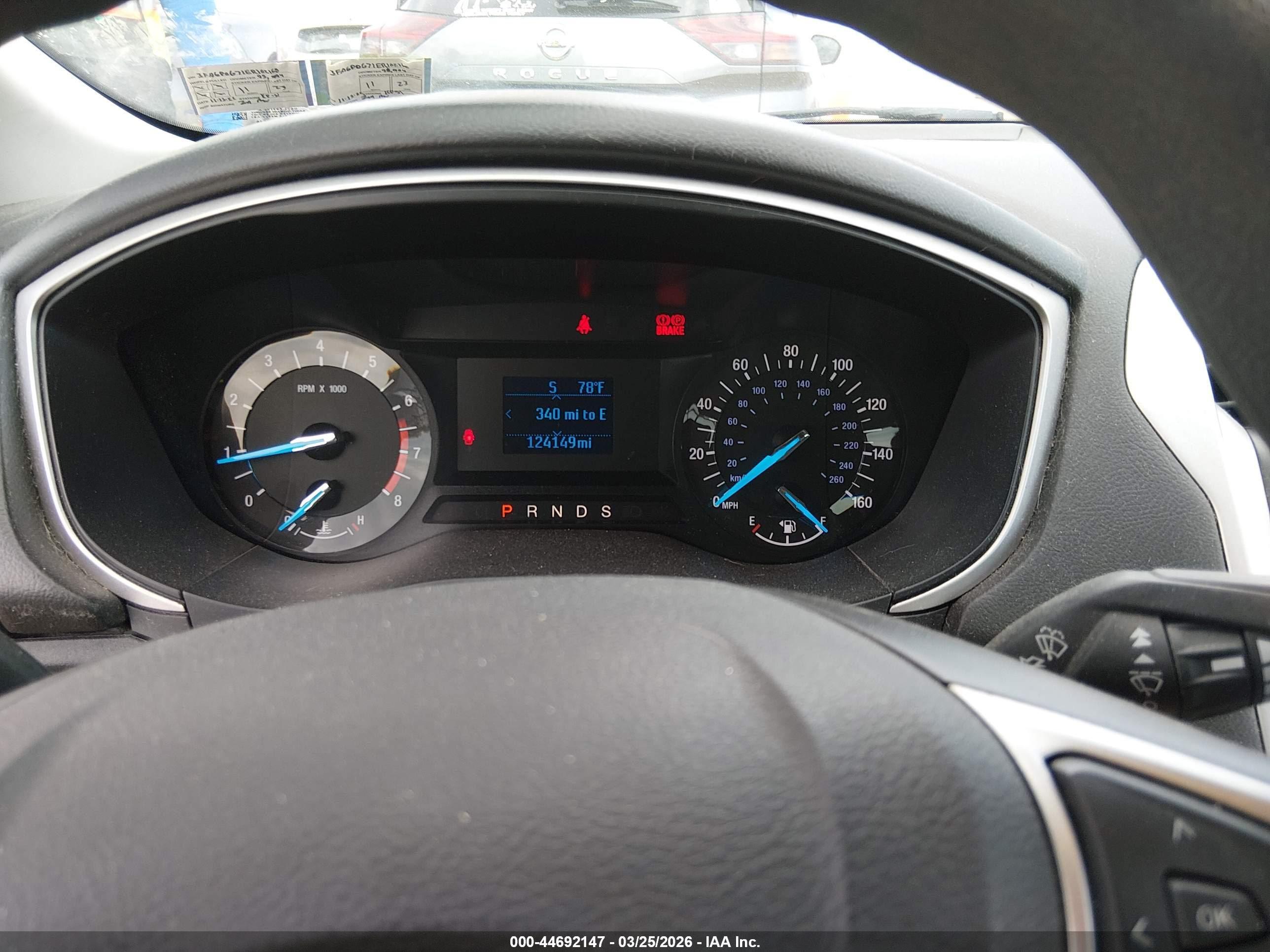 FORD FUSION image 7