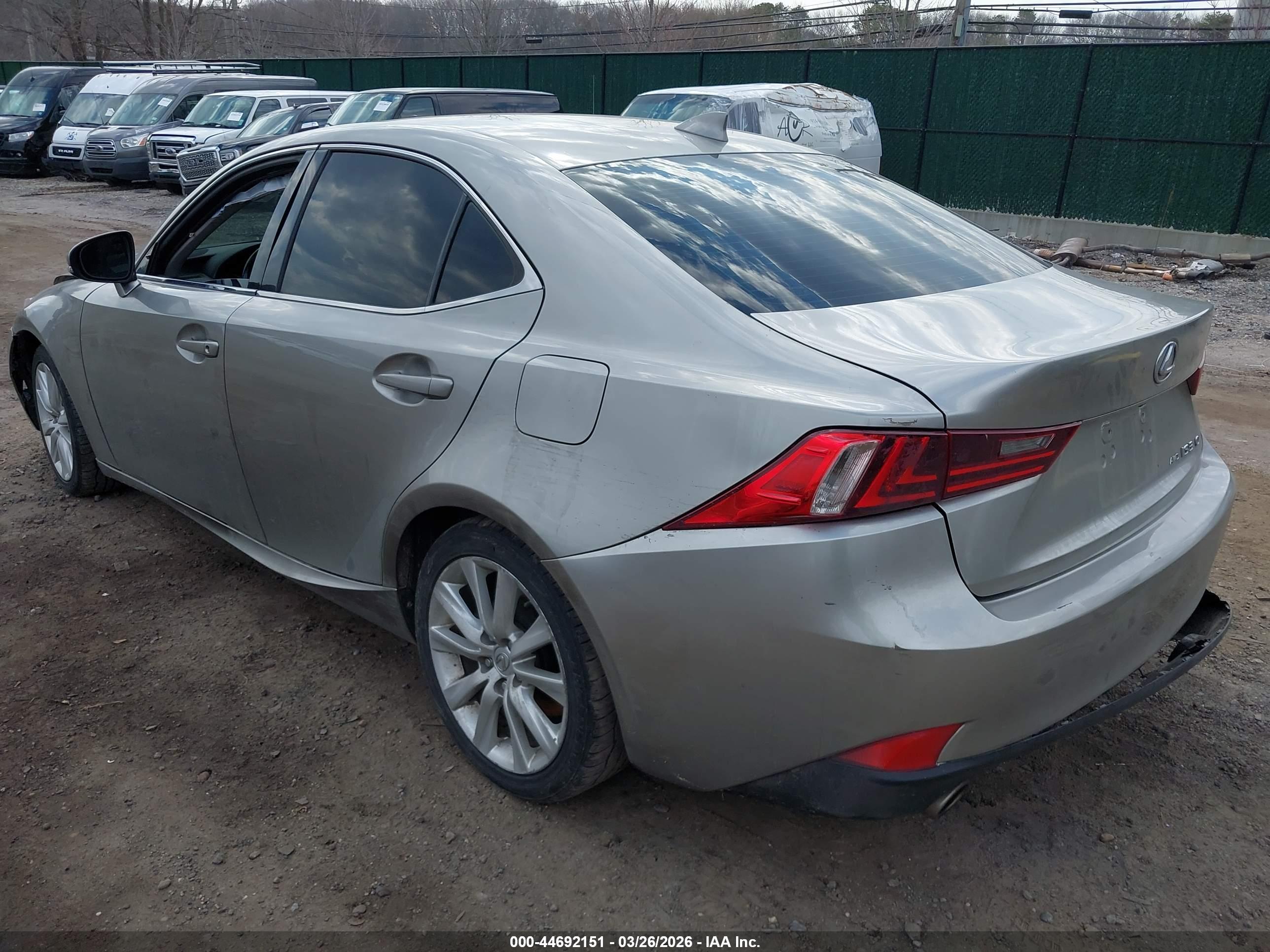 LEXUS IS image 3