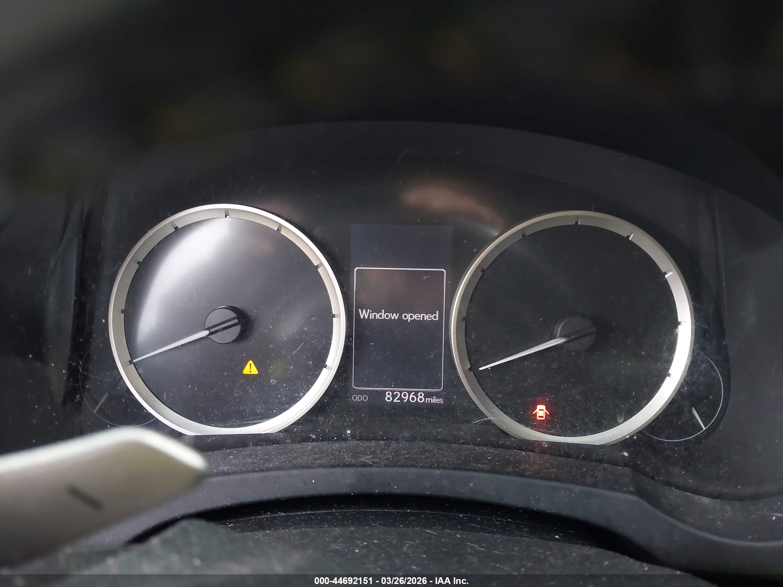 LEXUS IS image 7