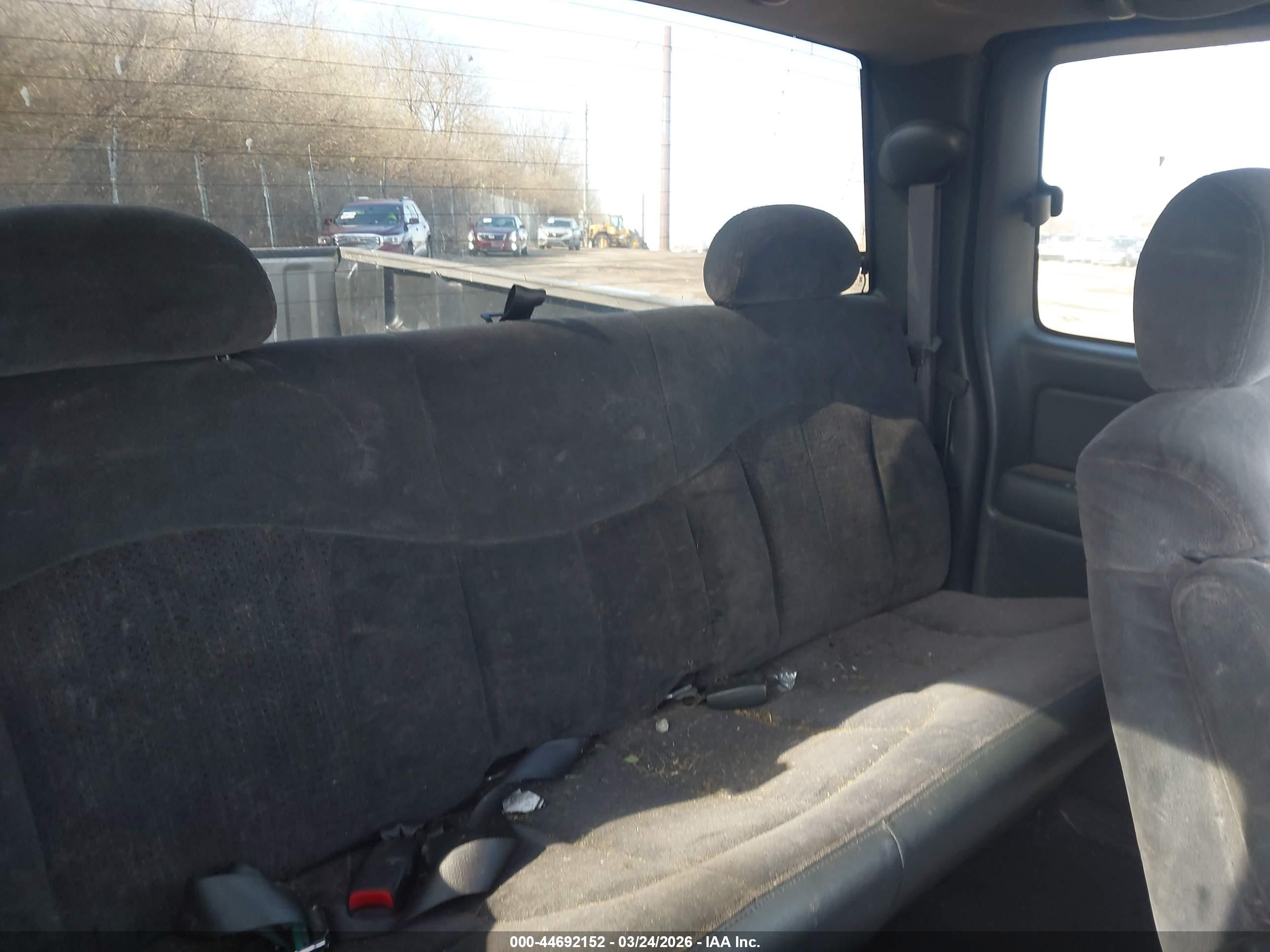 CHEVROLET SILVERADO image 8