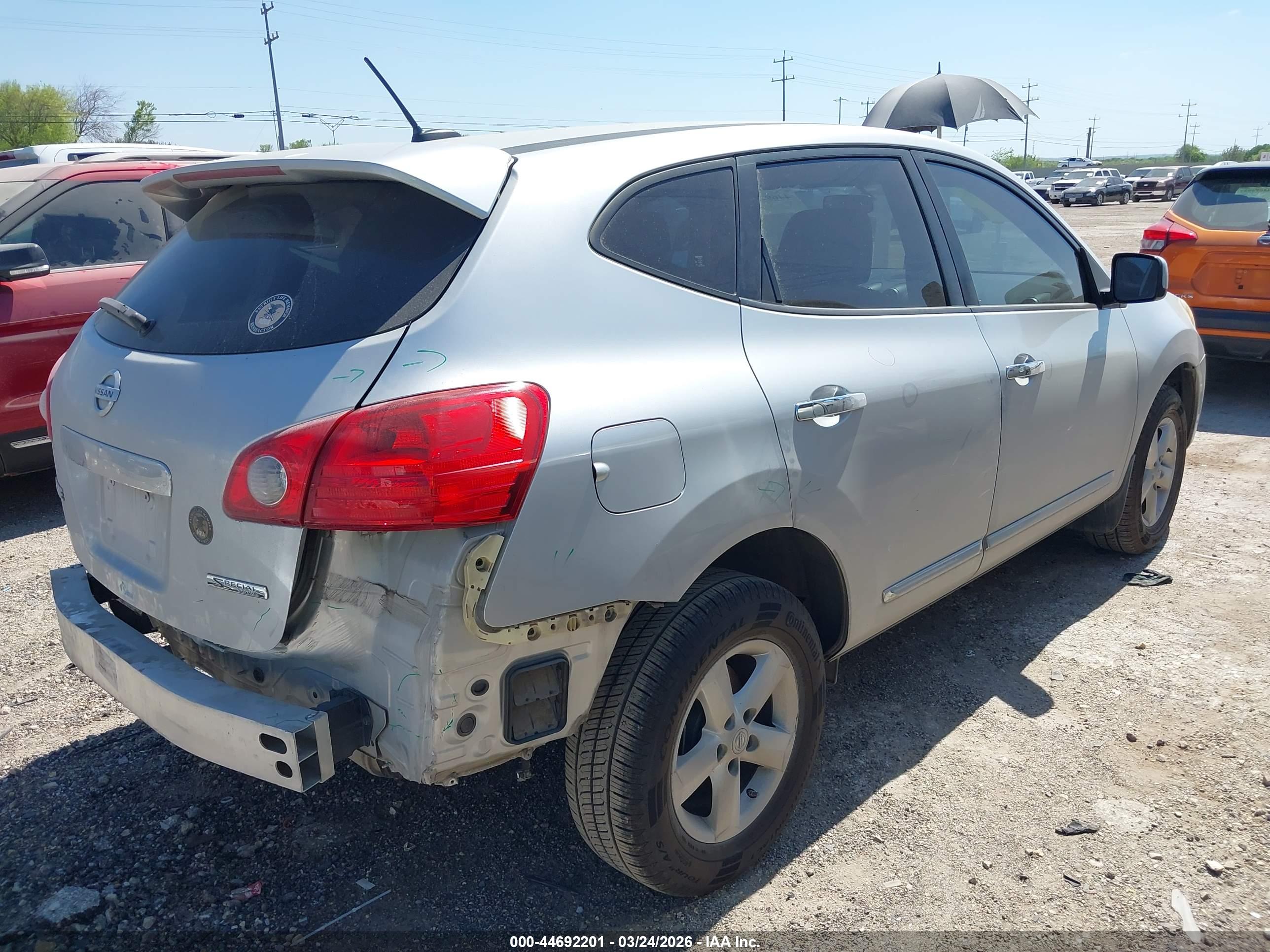 NISSAN ROGUE image 4
