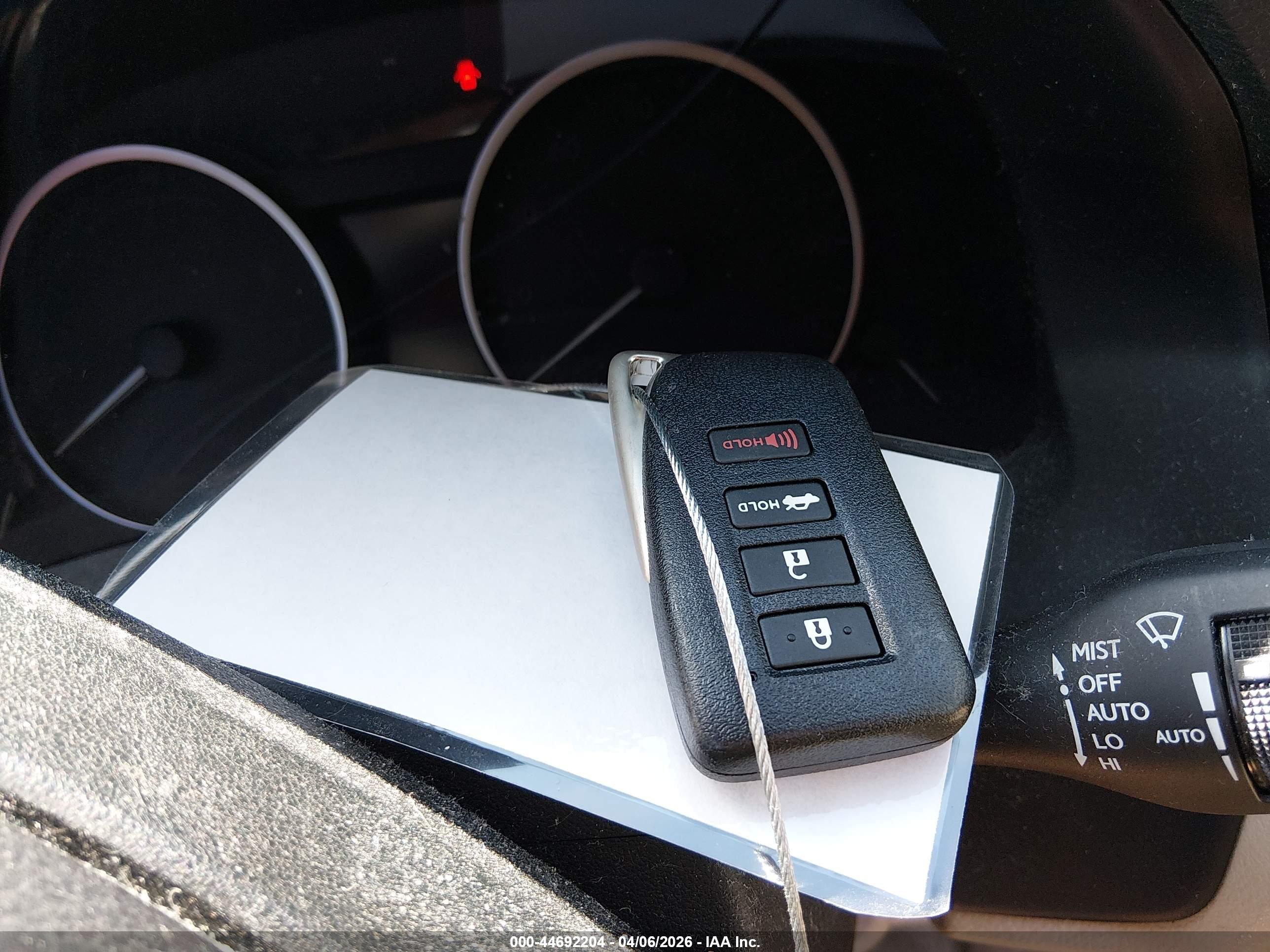 LEXUS ES image 11