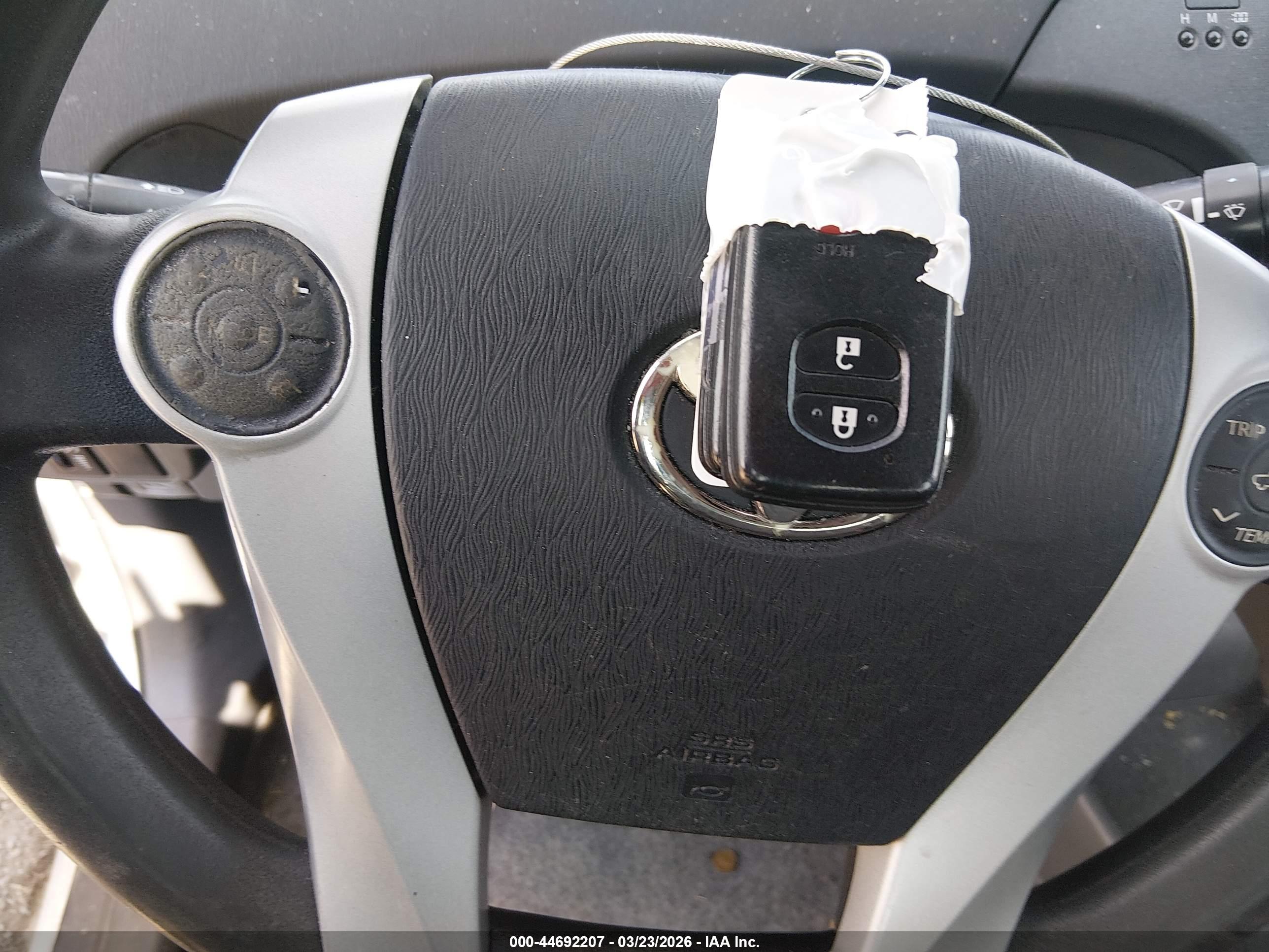 TOYOTA PRIUS image 11