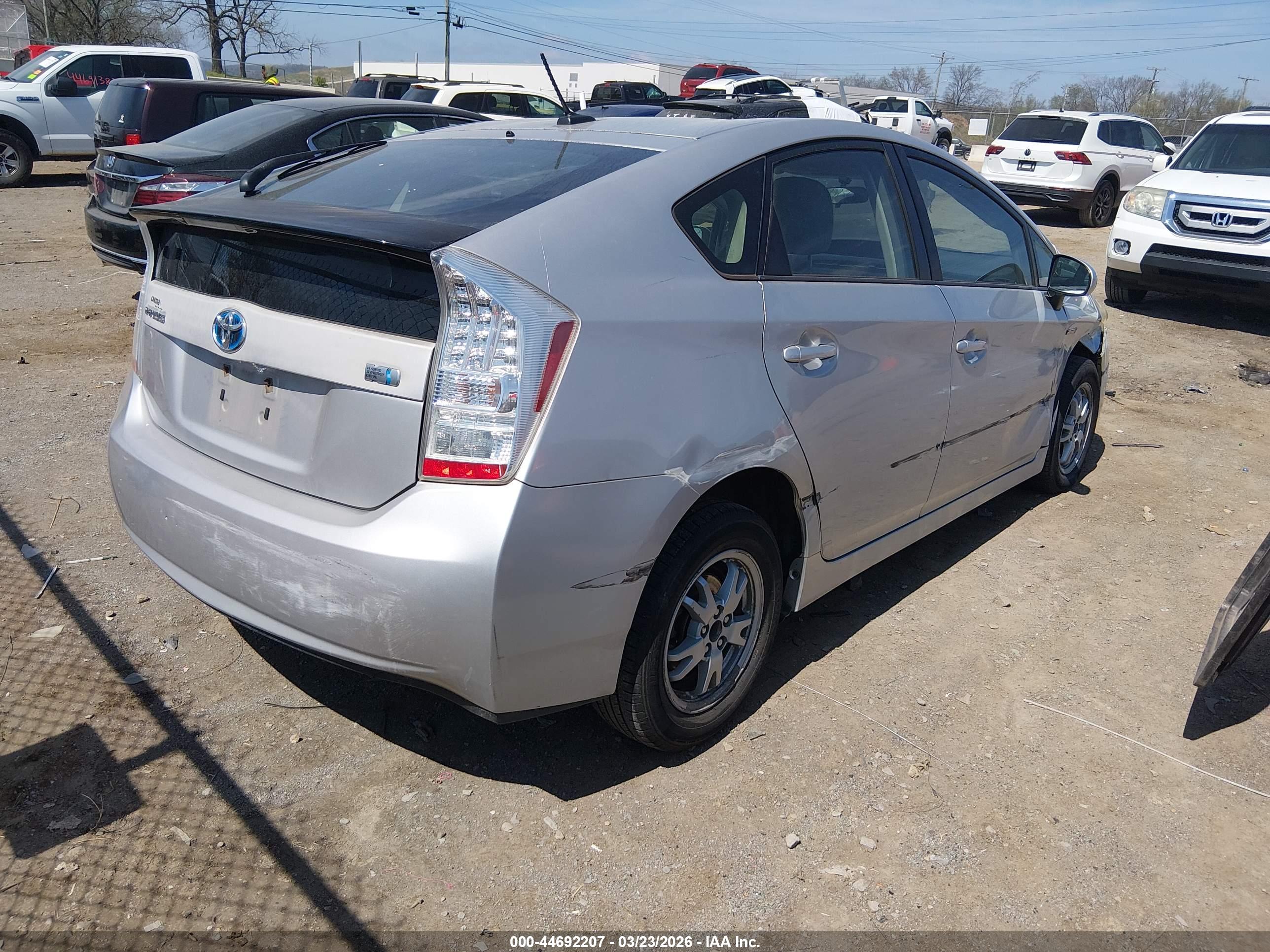 TOYOTA PRIUS image 4