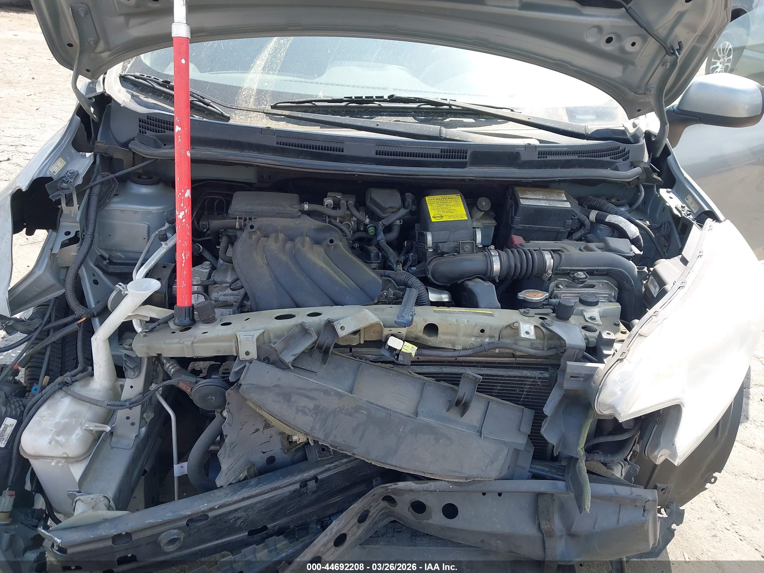 NISSAN VERSA image 10