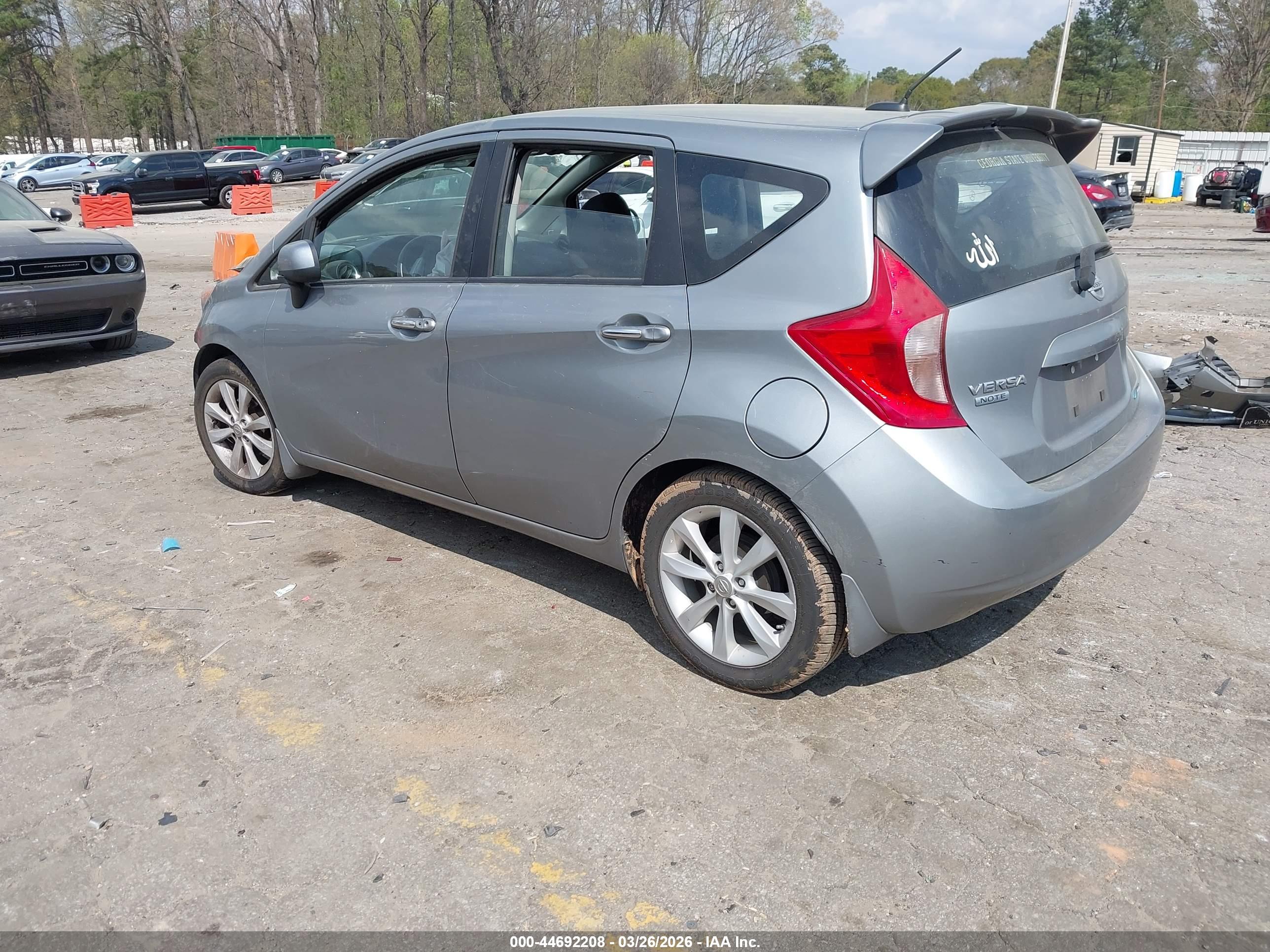 NISSAN VERSA image 3