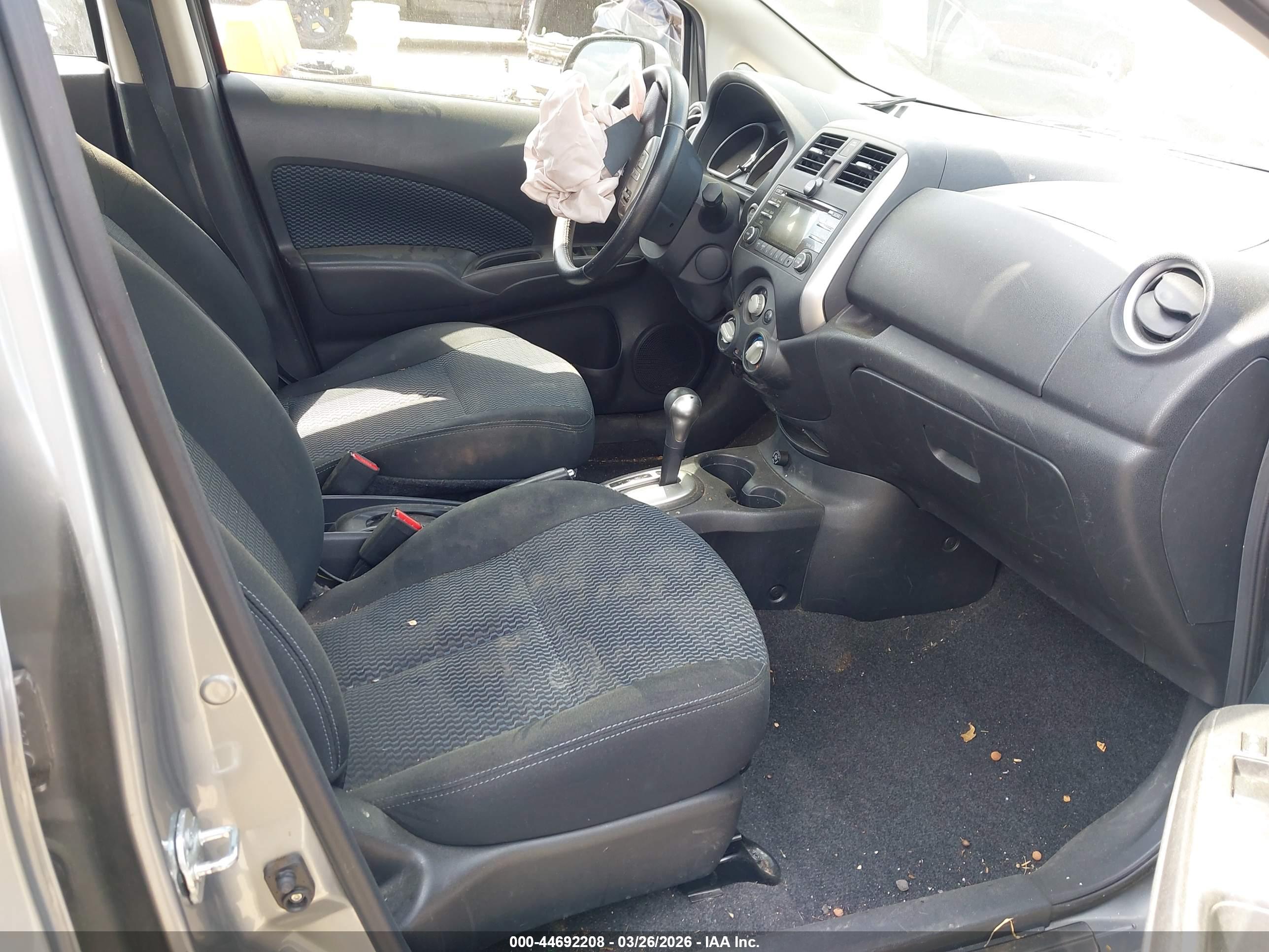 NISSAN VERSA image 5
