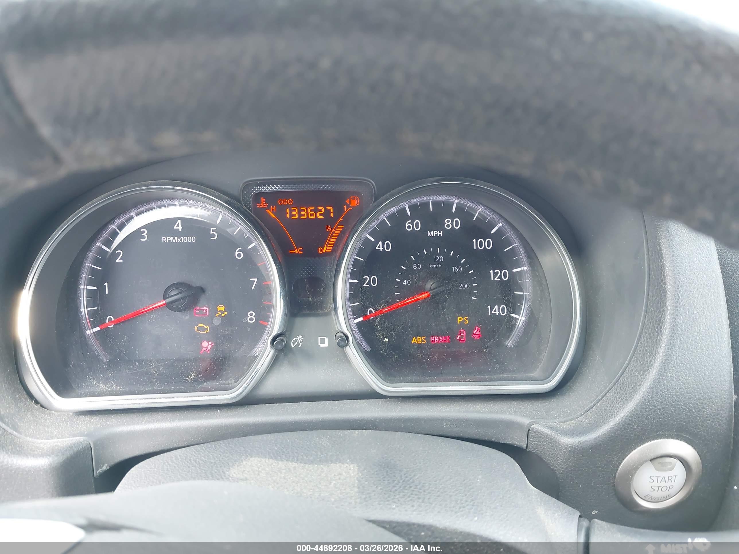 NISSAN VERSA image 7