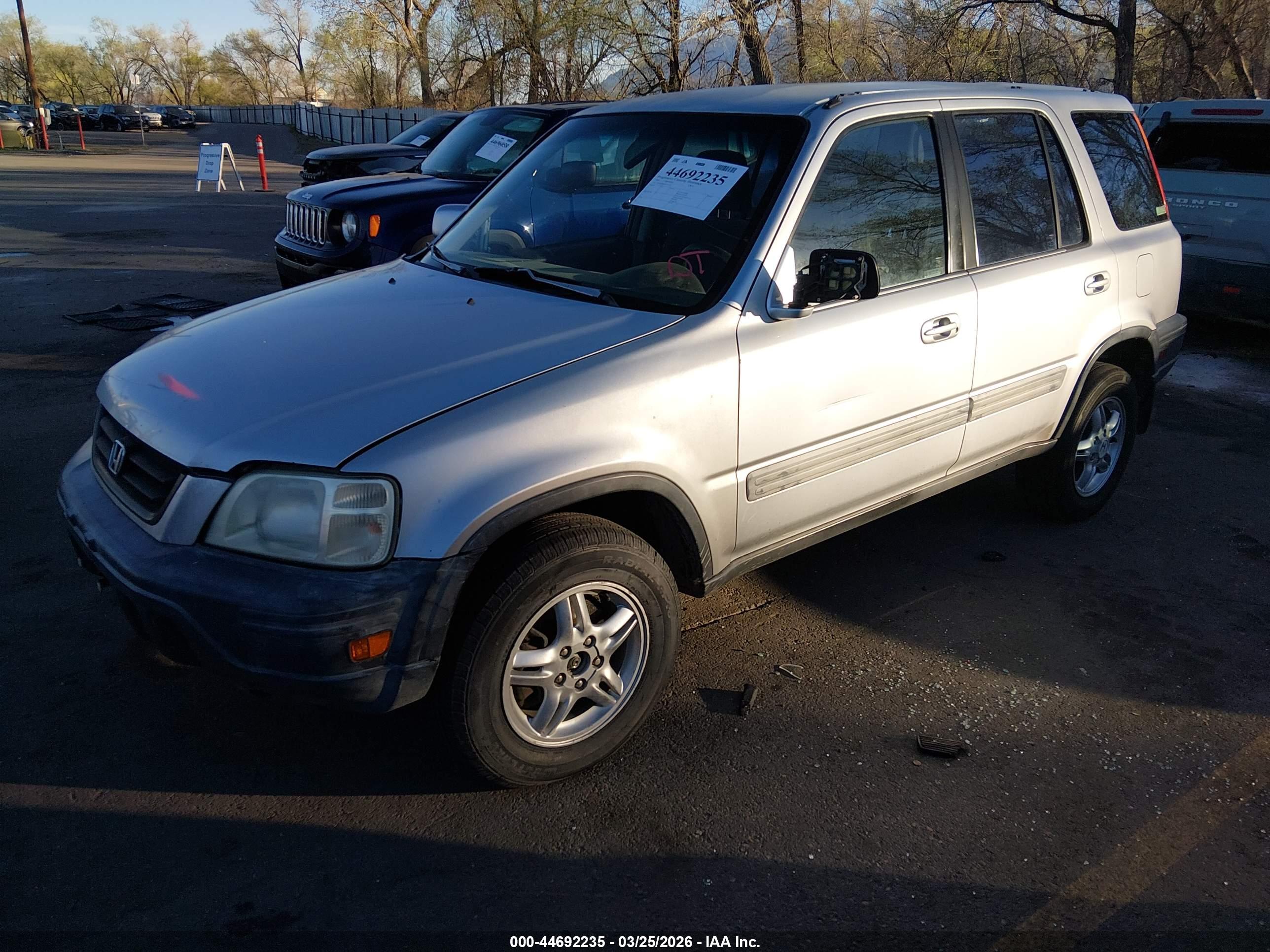 HONDA CR-V image 2