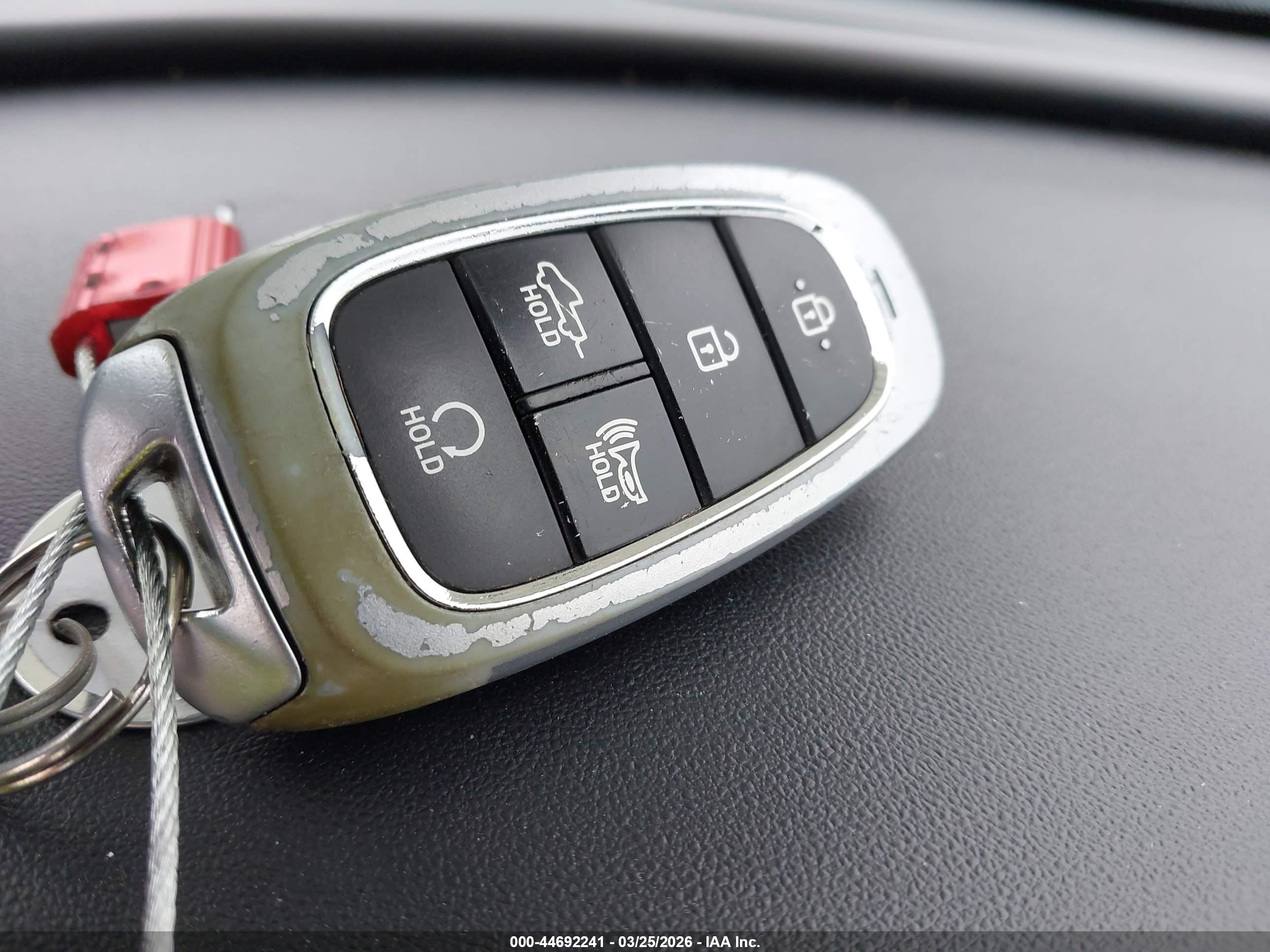 HYUNDAI SANTA image 11