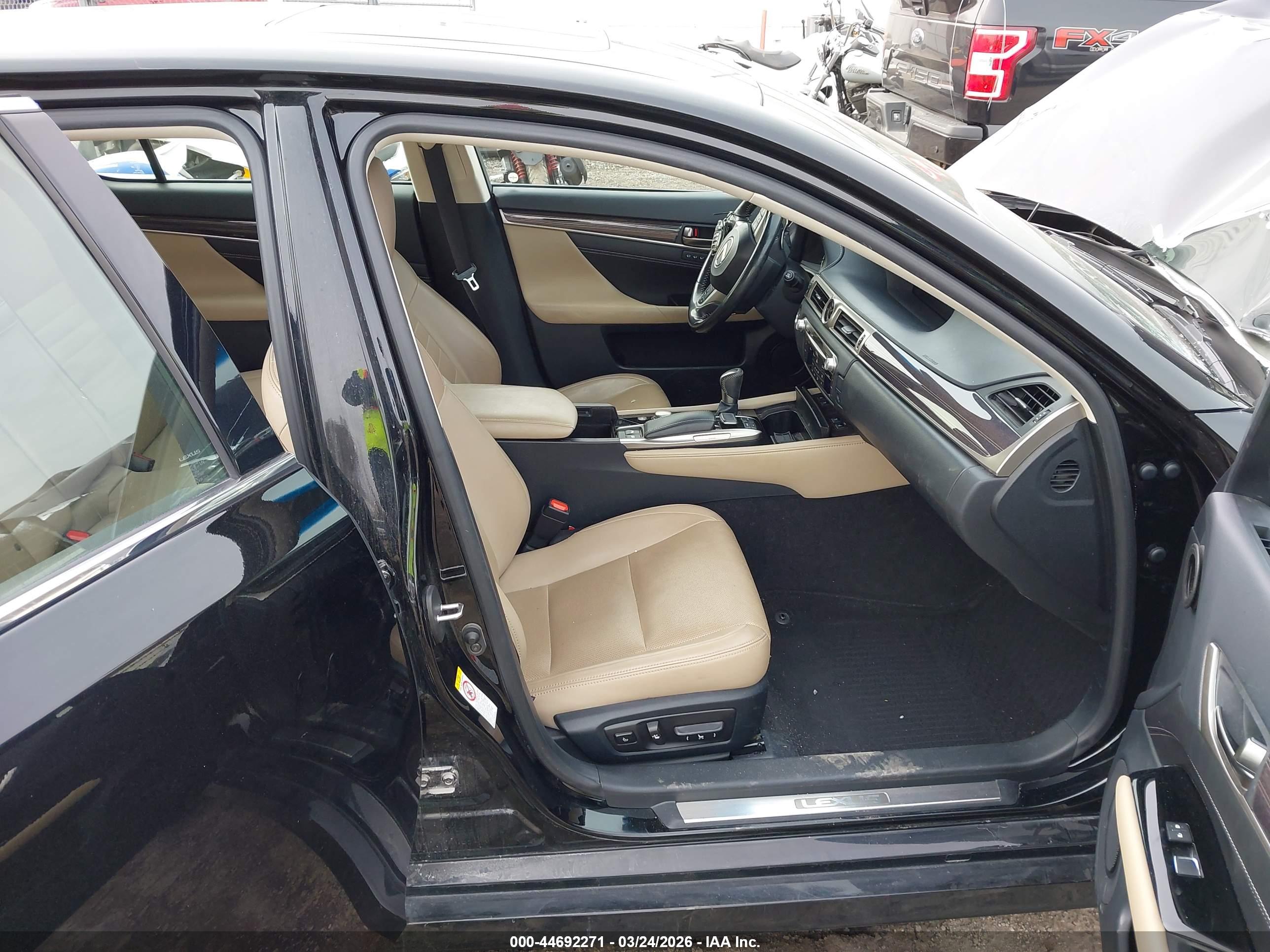 LEXUS GS image 5