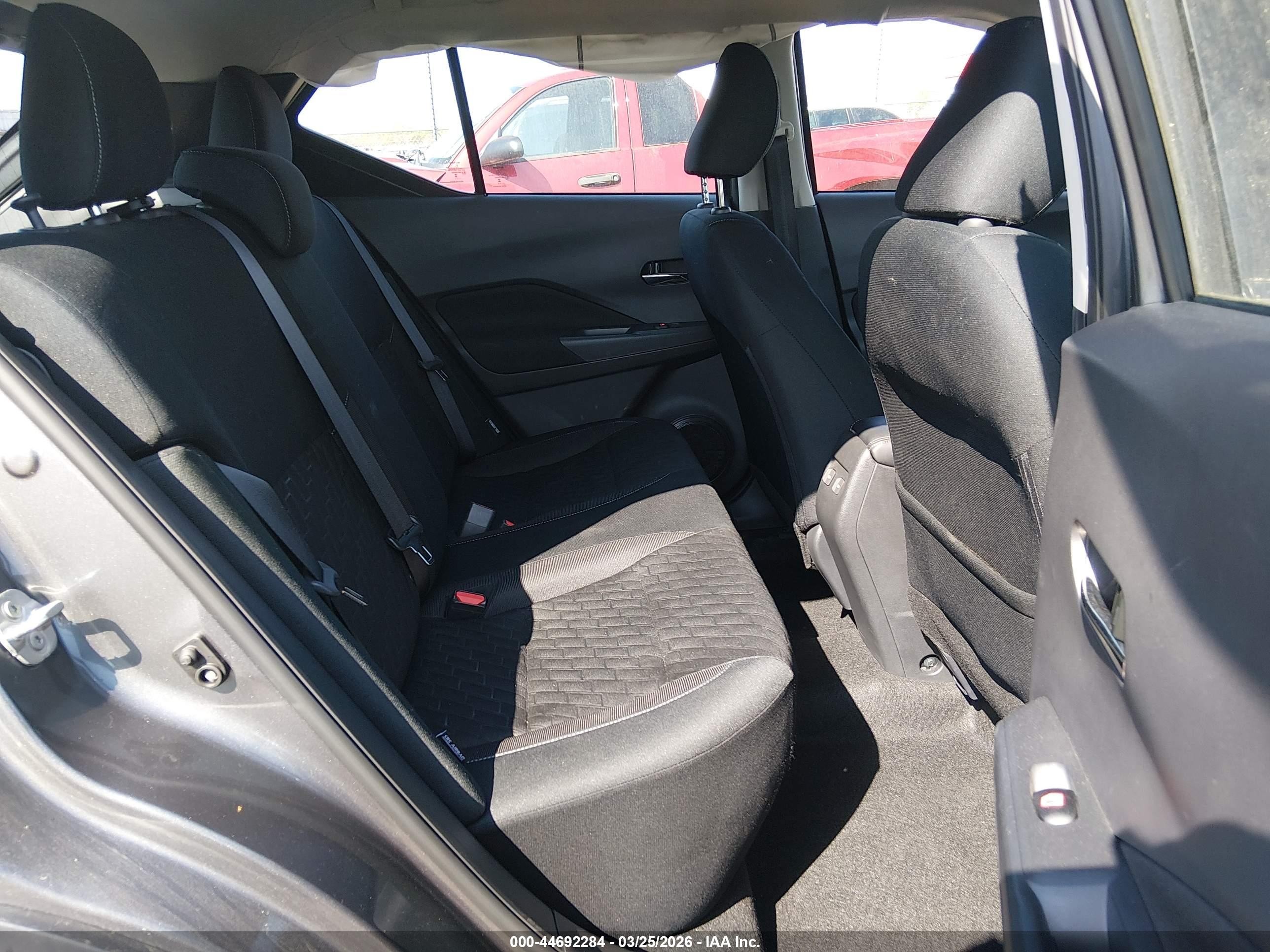 NISSAN KICKS image 8
