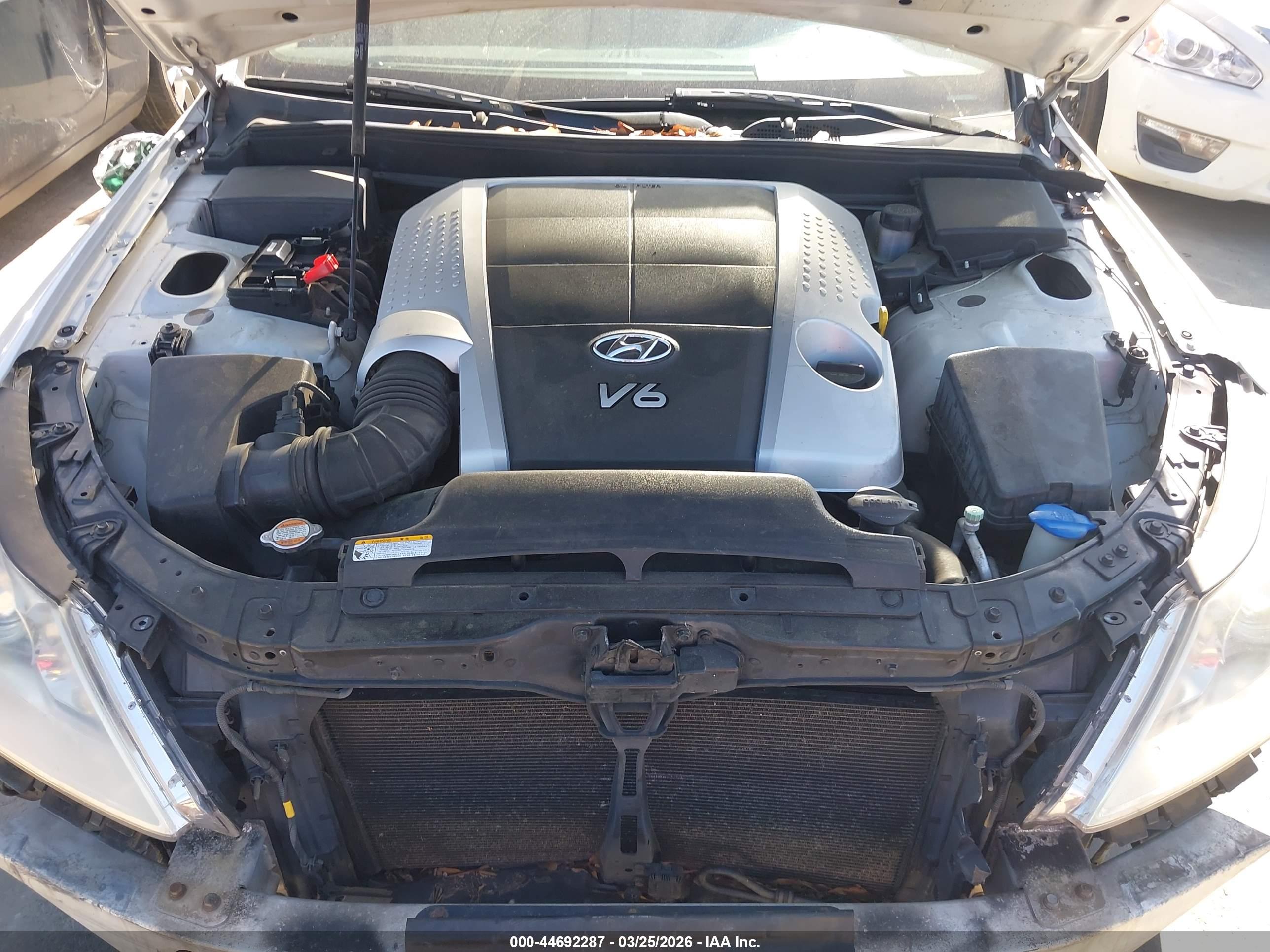 HYUNDAI GENESIS image 10