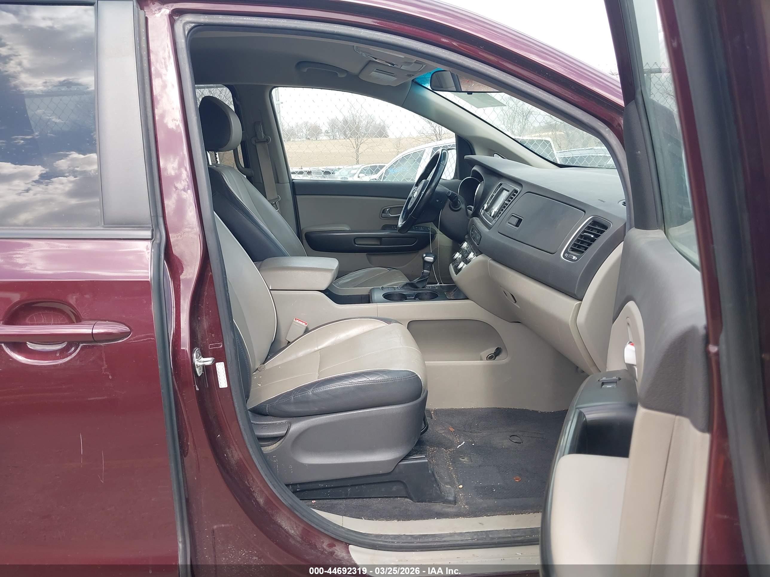 KIA SEDONA image 5