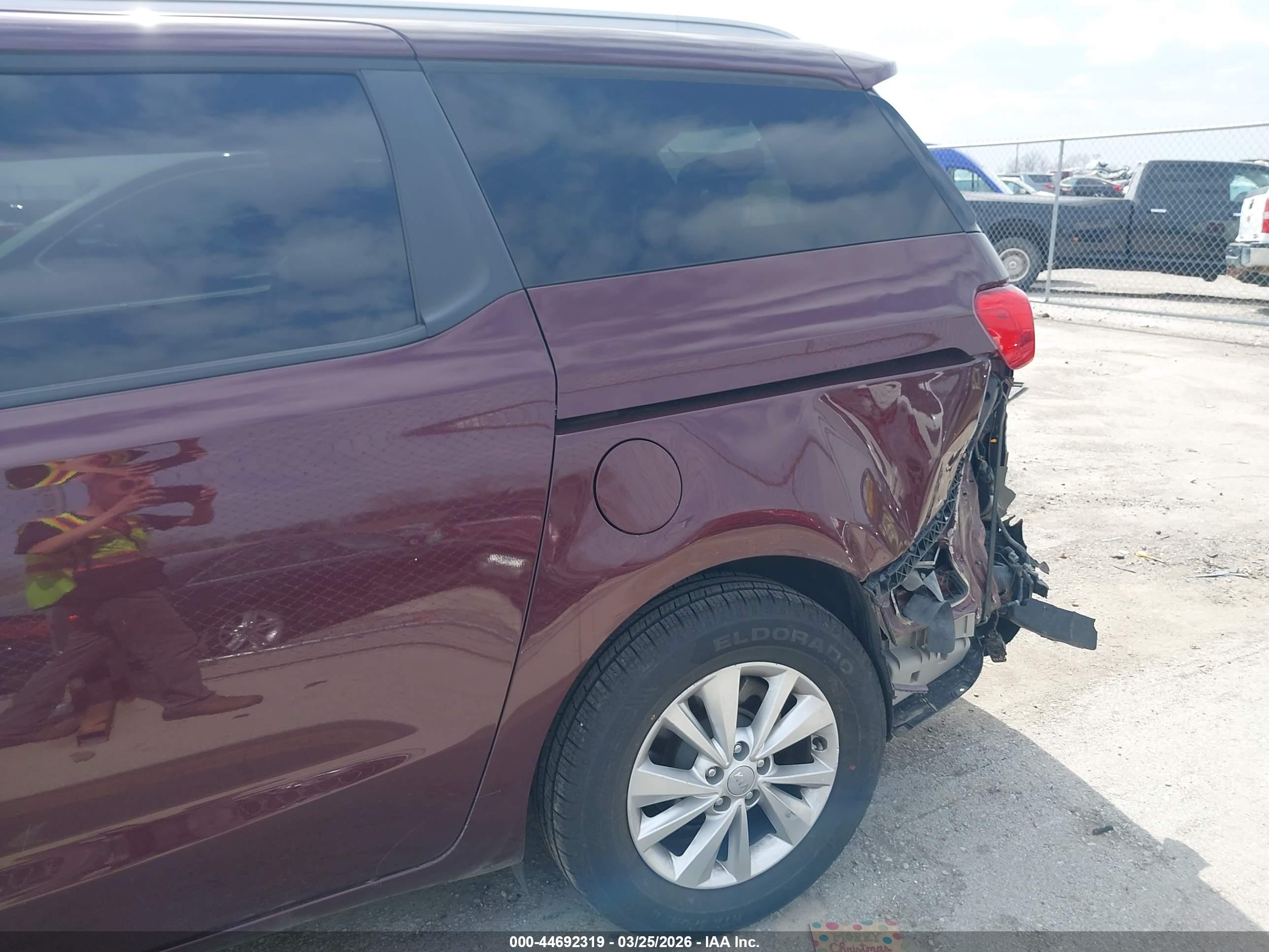KIA SEDONA image 6