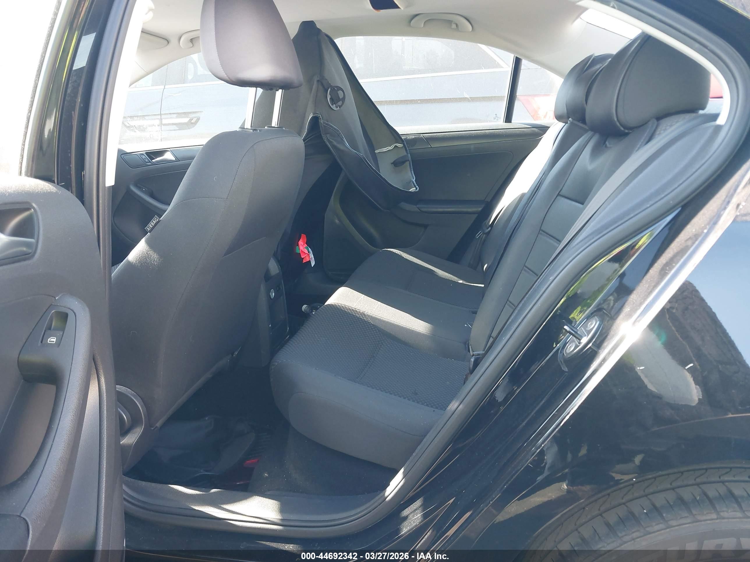VOLKSWAGEN JETTA image 8