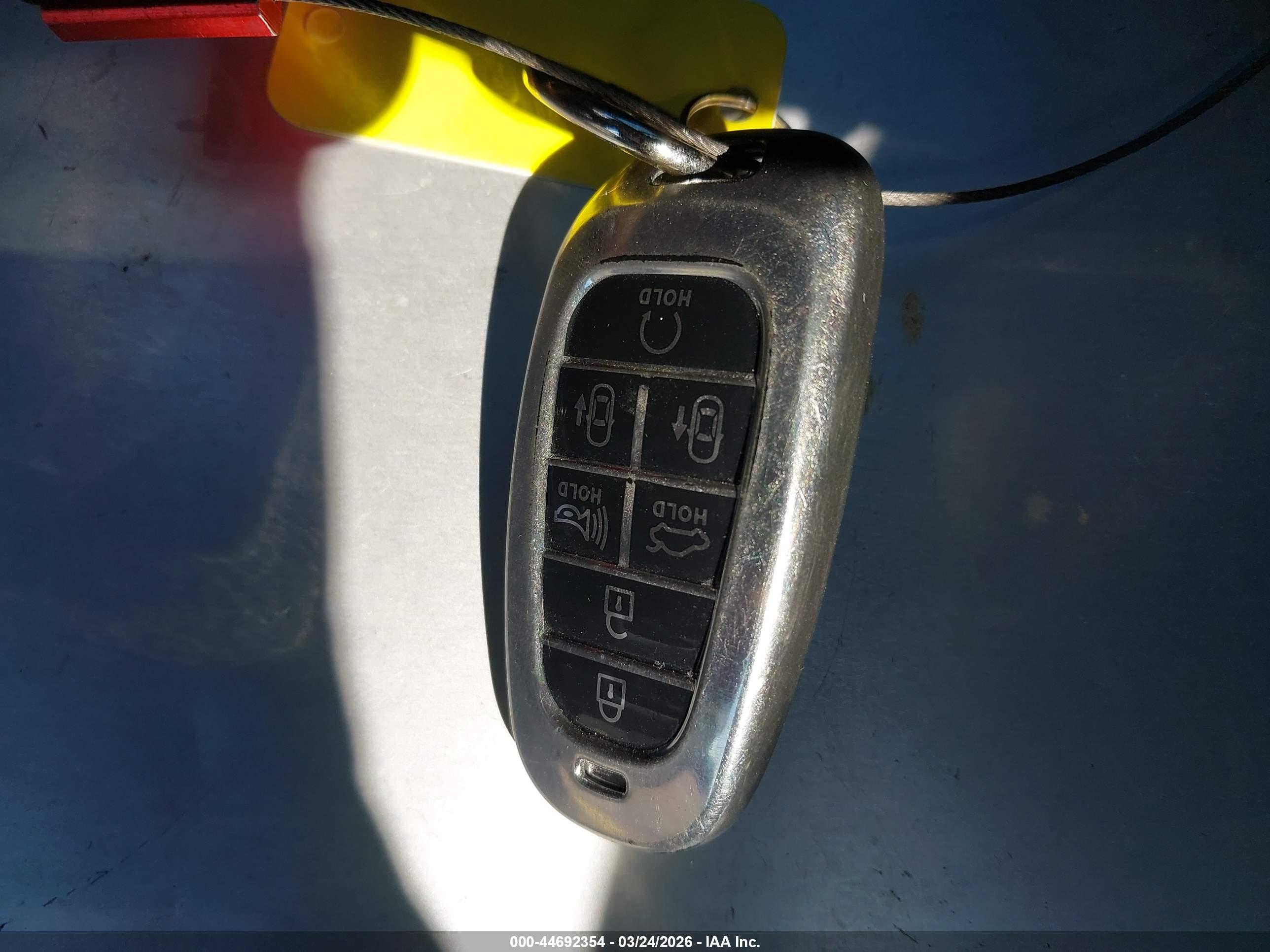 HYUNDAI TUCSON image 11