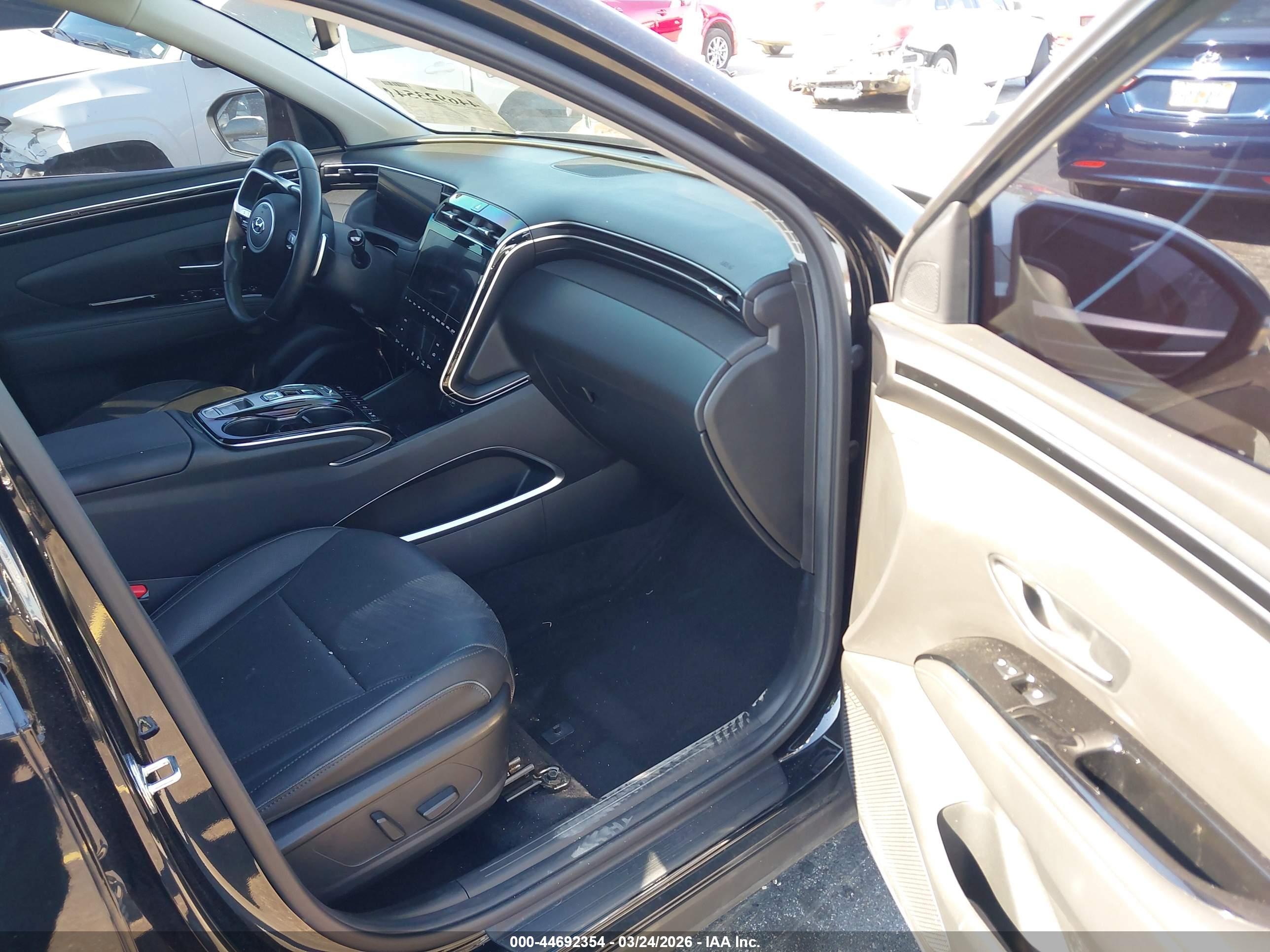 HYUNDAI TUCSON image 5