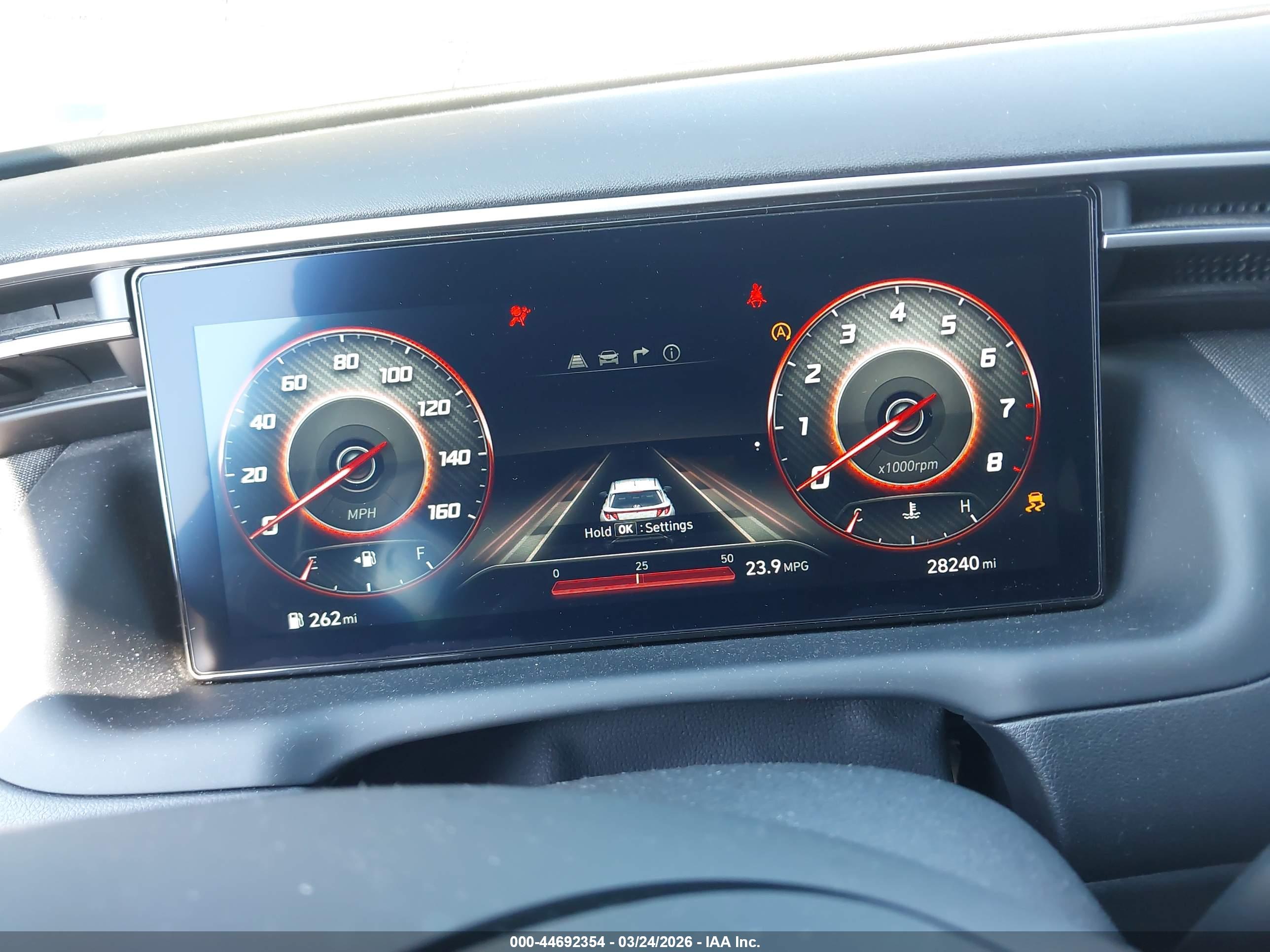 HYUNDAI TUCSON image 7