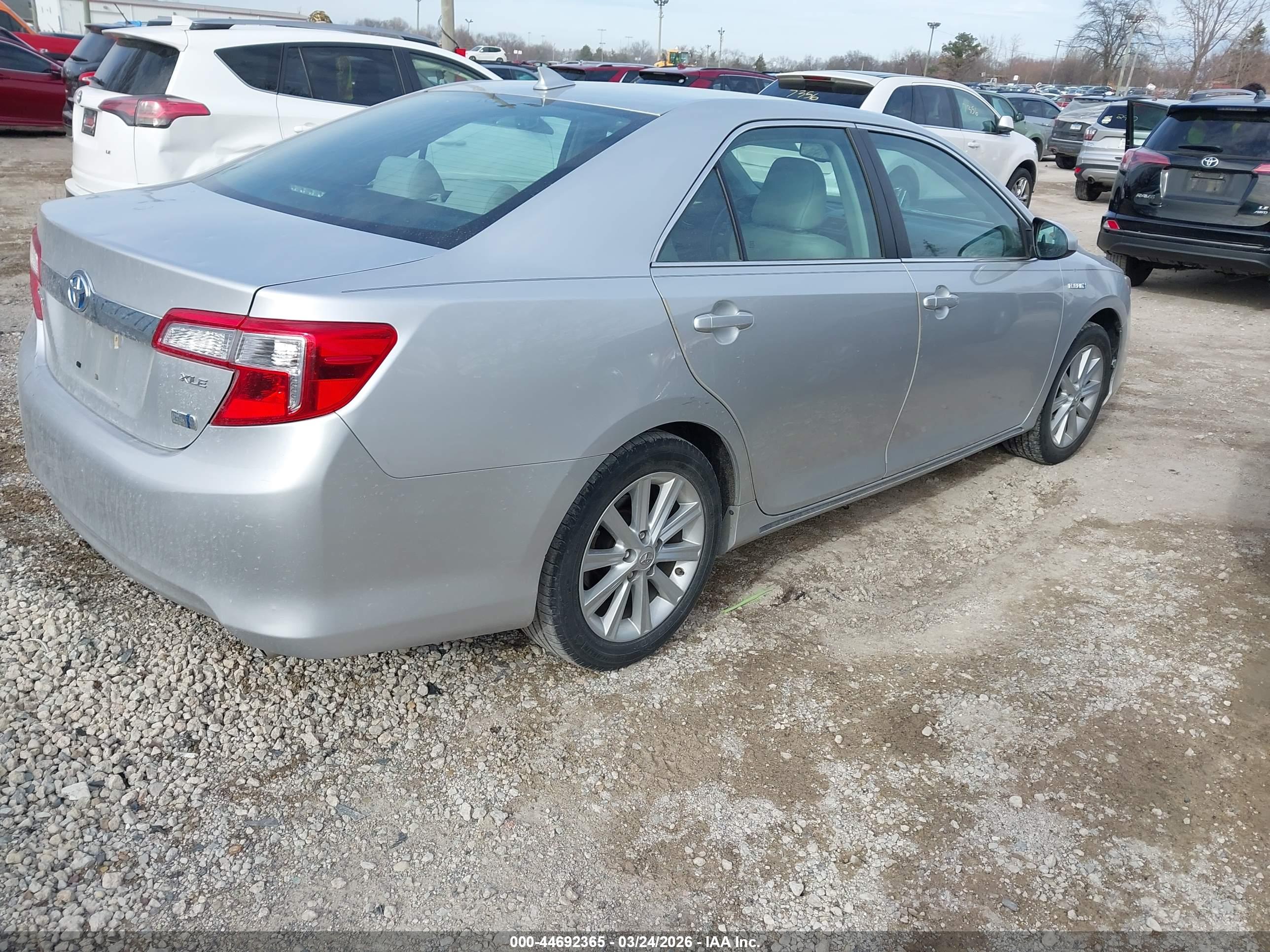 TOYOTA CAMRY image 4