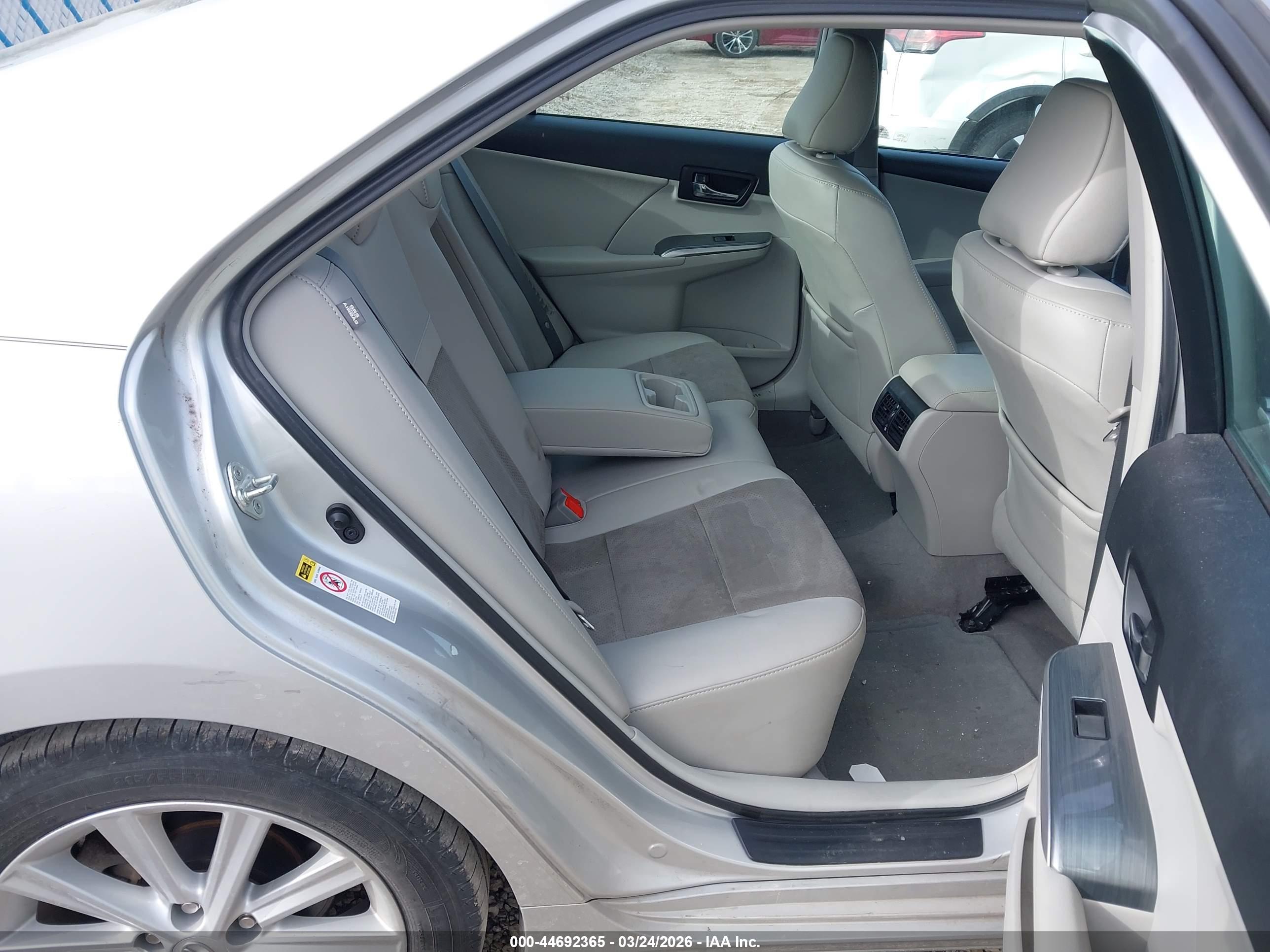 TOYOTA CAMRY image 8