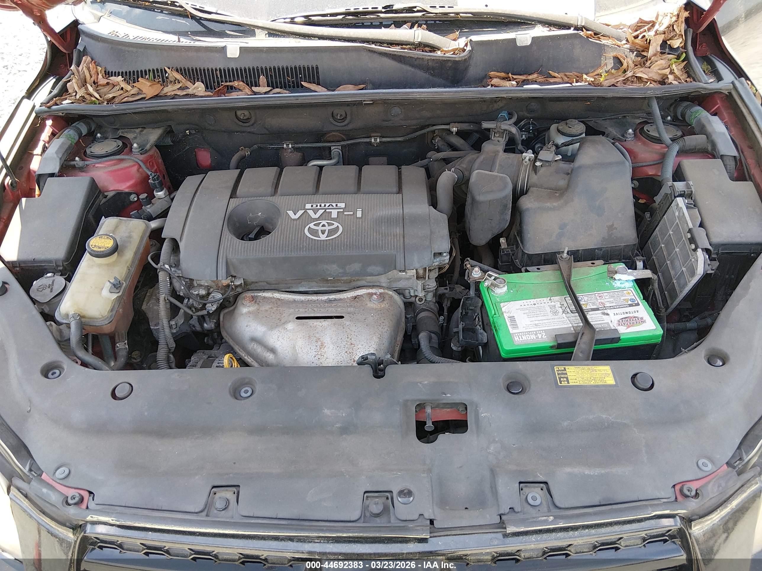 TOYOTA RAV4 image 10