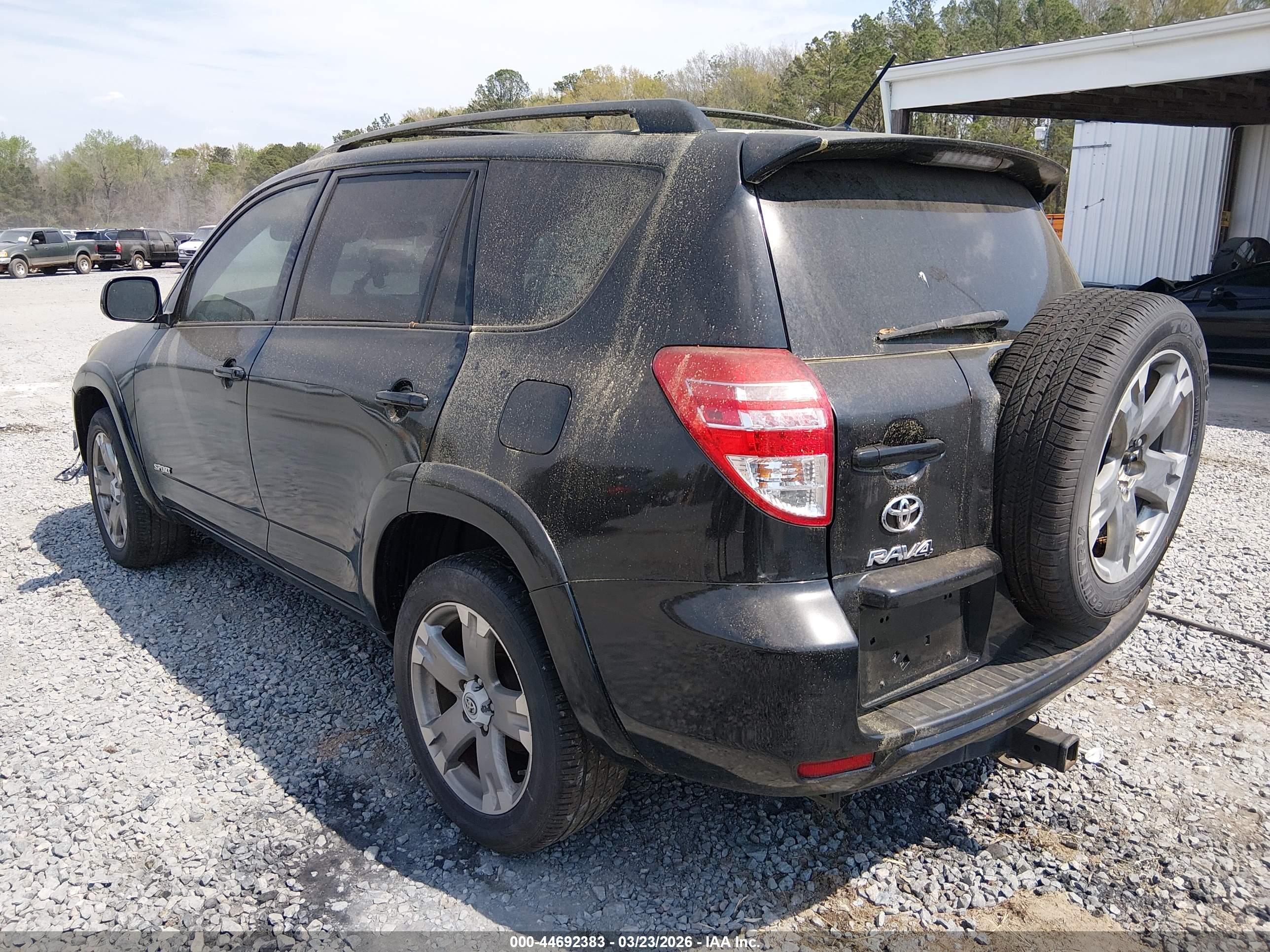 TOYOTA RAV4 image 3