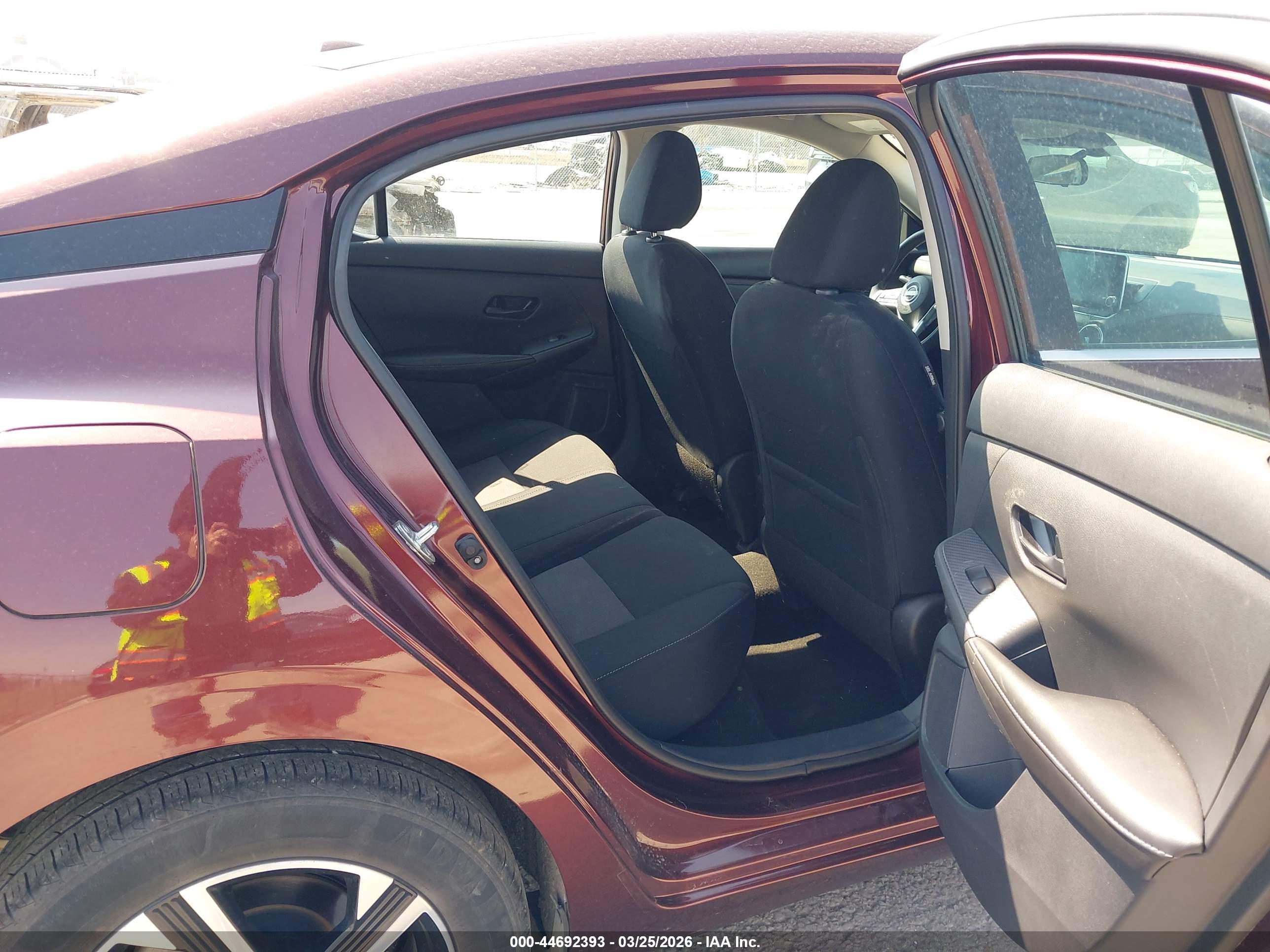 NISSAN SENTRA image 8