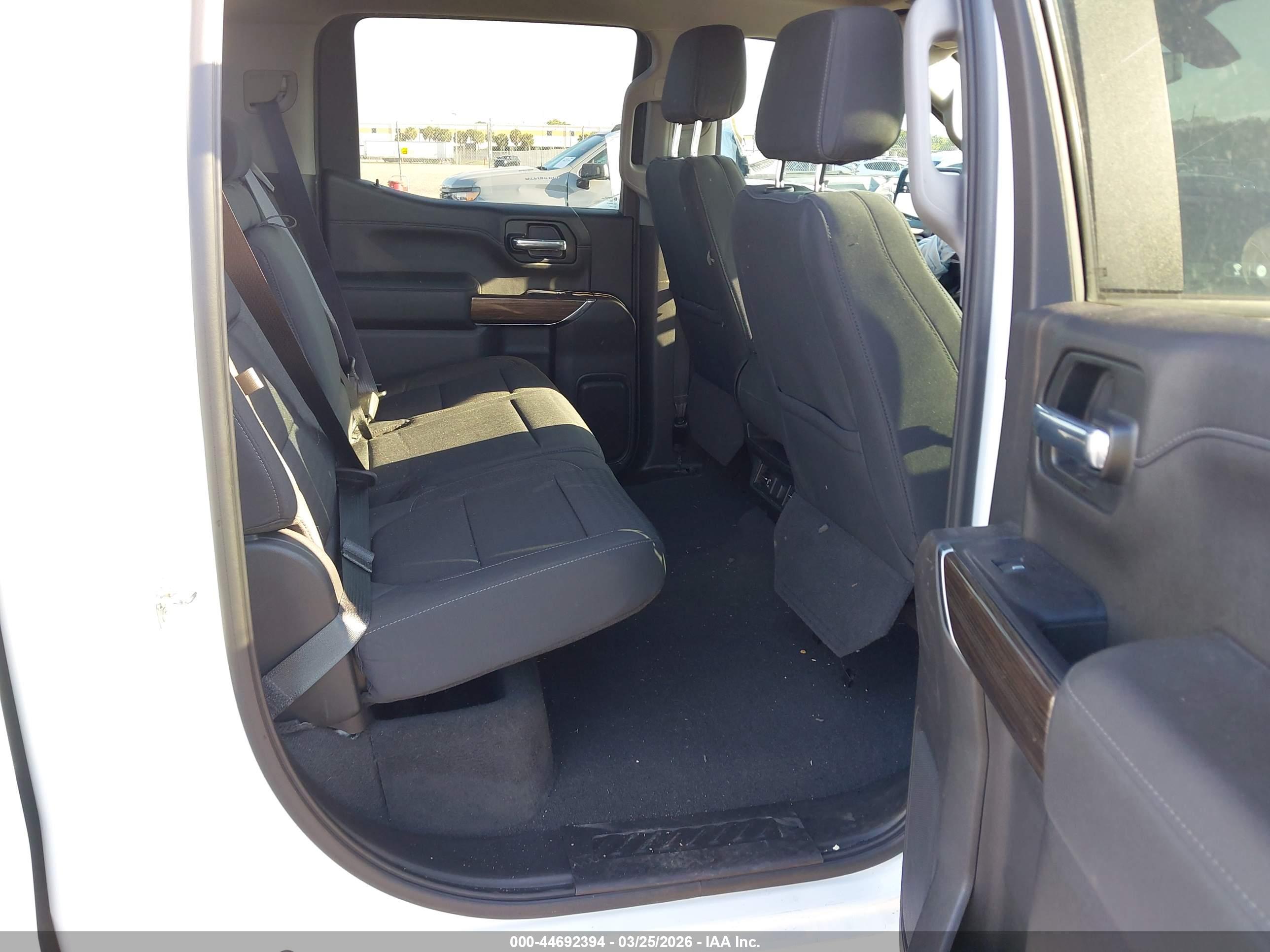 CHEVROLET SILVERADO image 8