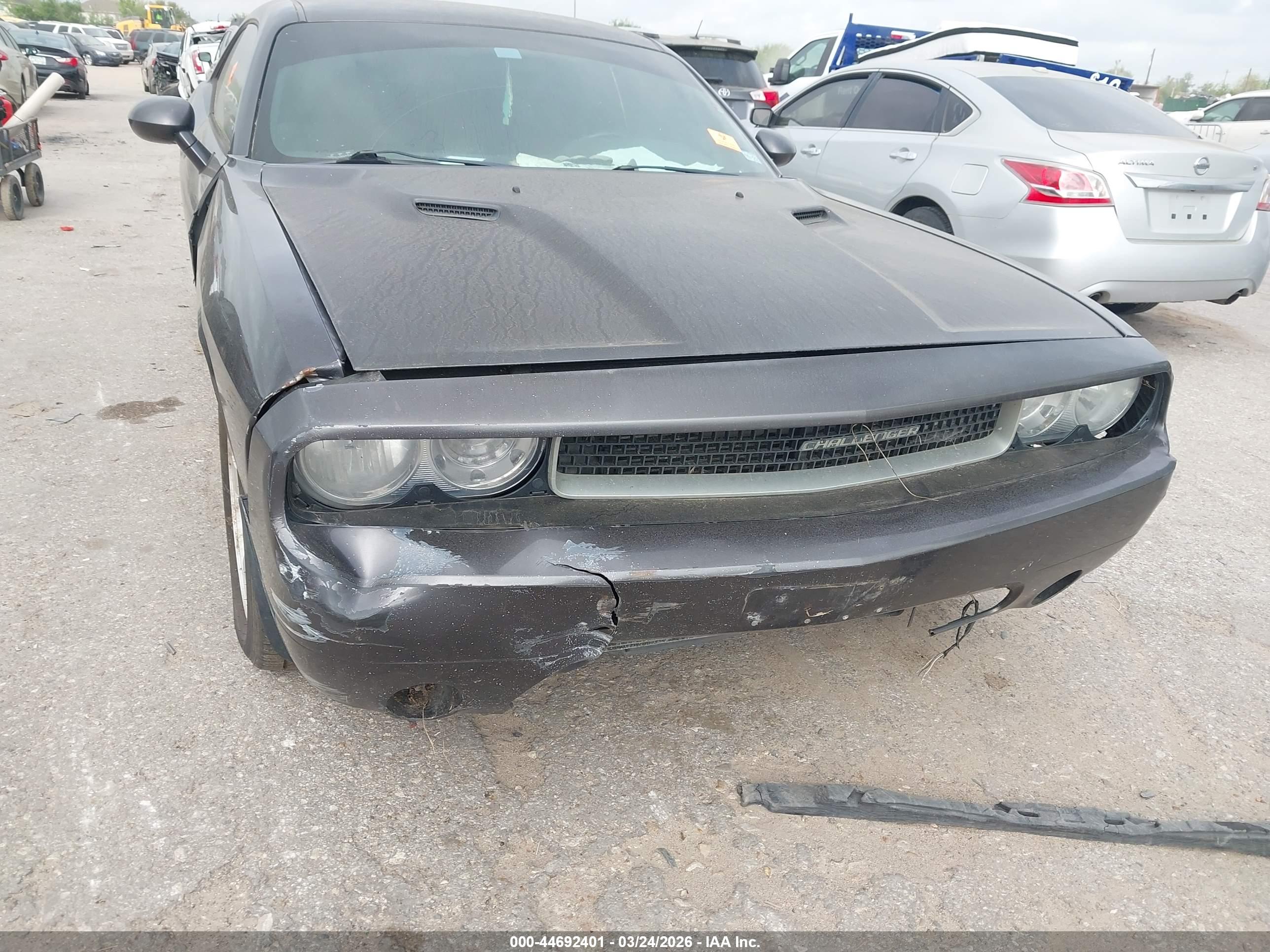 DODGE CHALLENGER image 6
