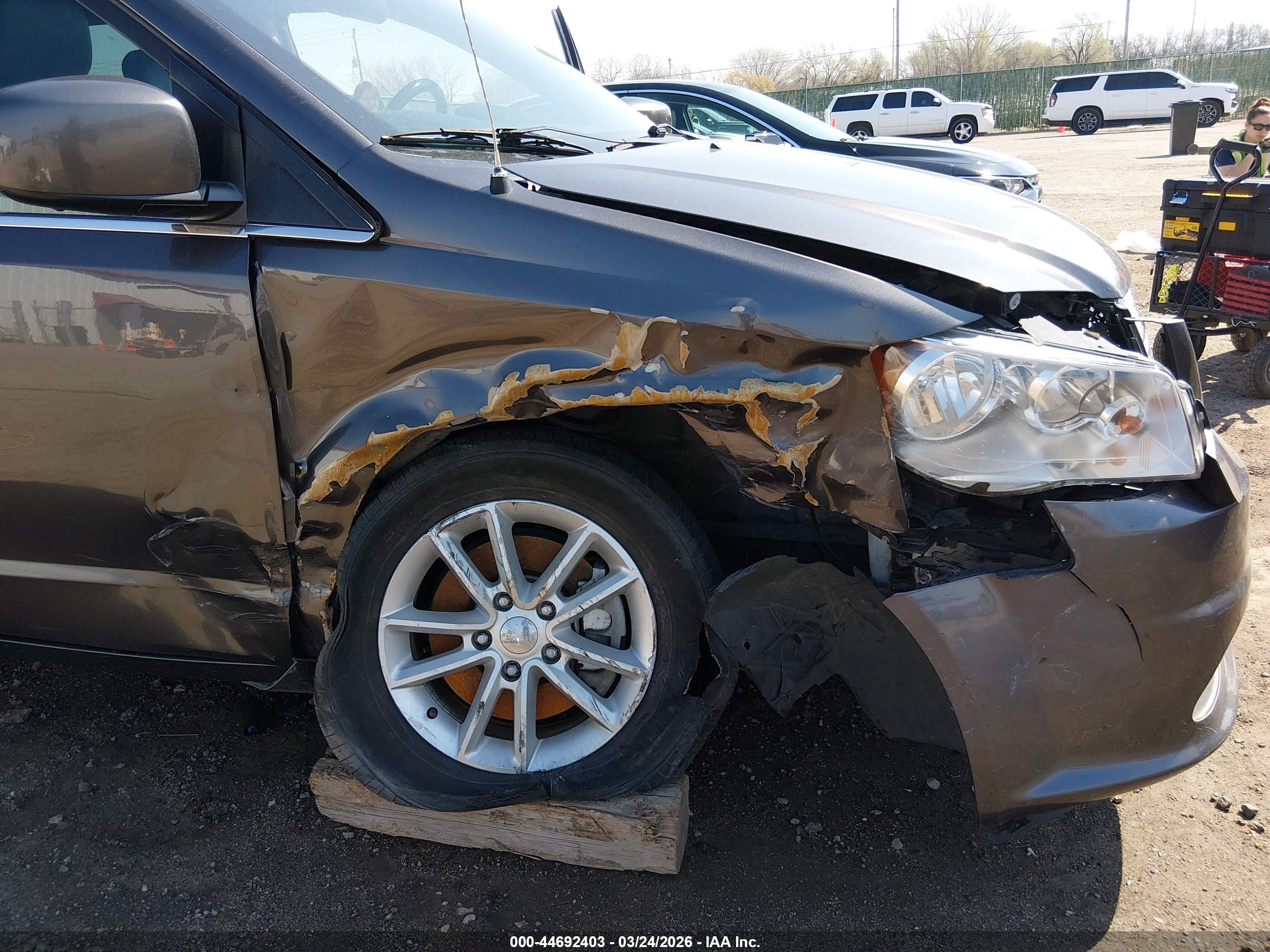 DODGE GRAND image 6