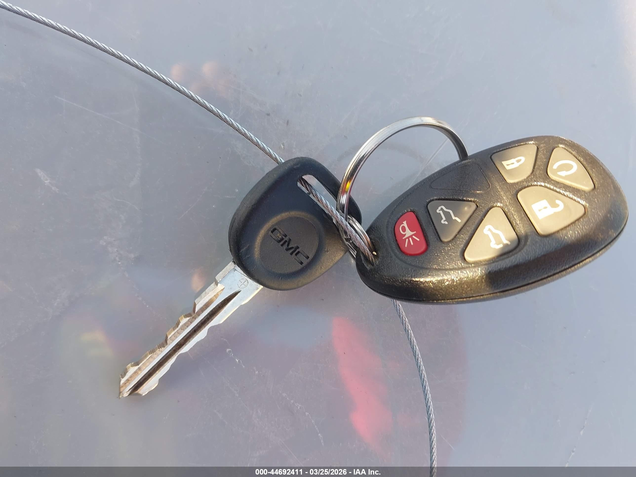 GMC YUKON image 11