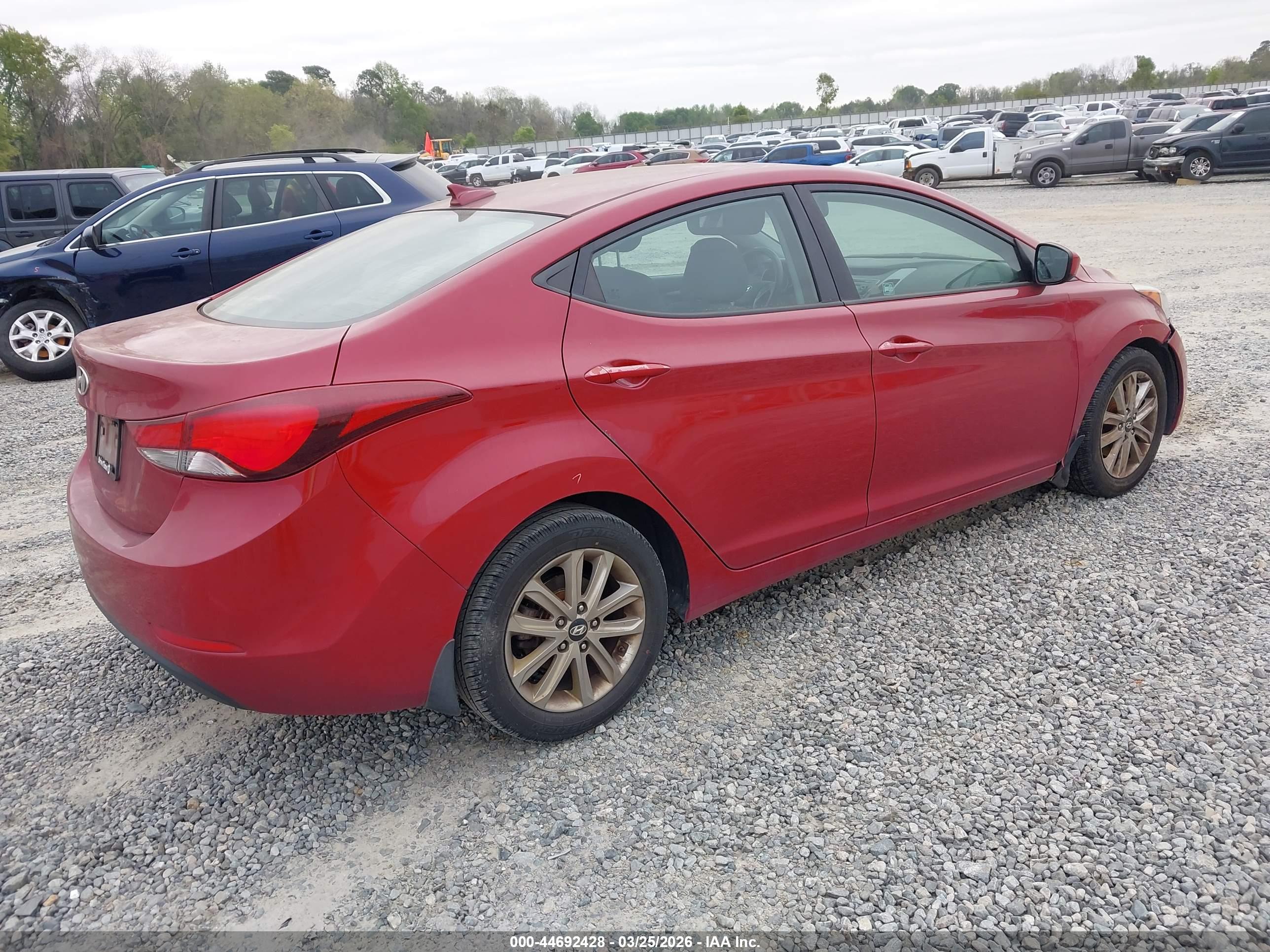 HYUNDAI ELANTRA image 4