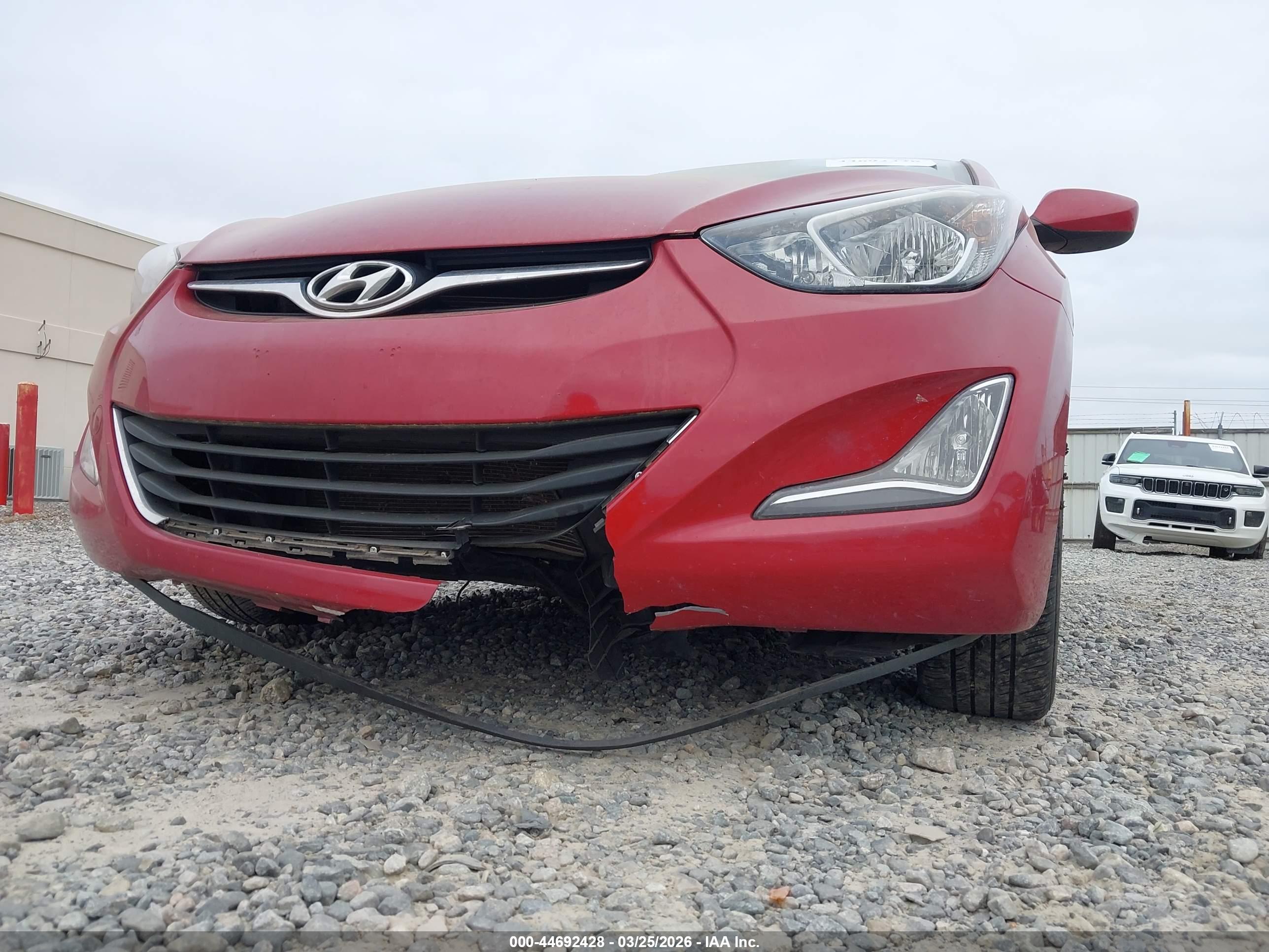 HYUNDAI ELANTRA image 6