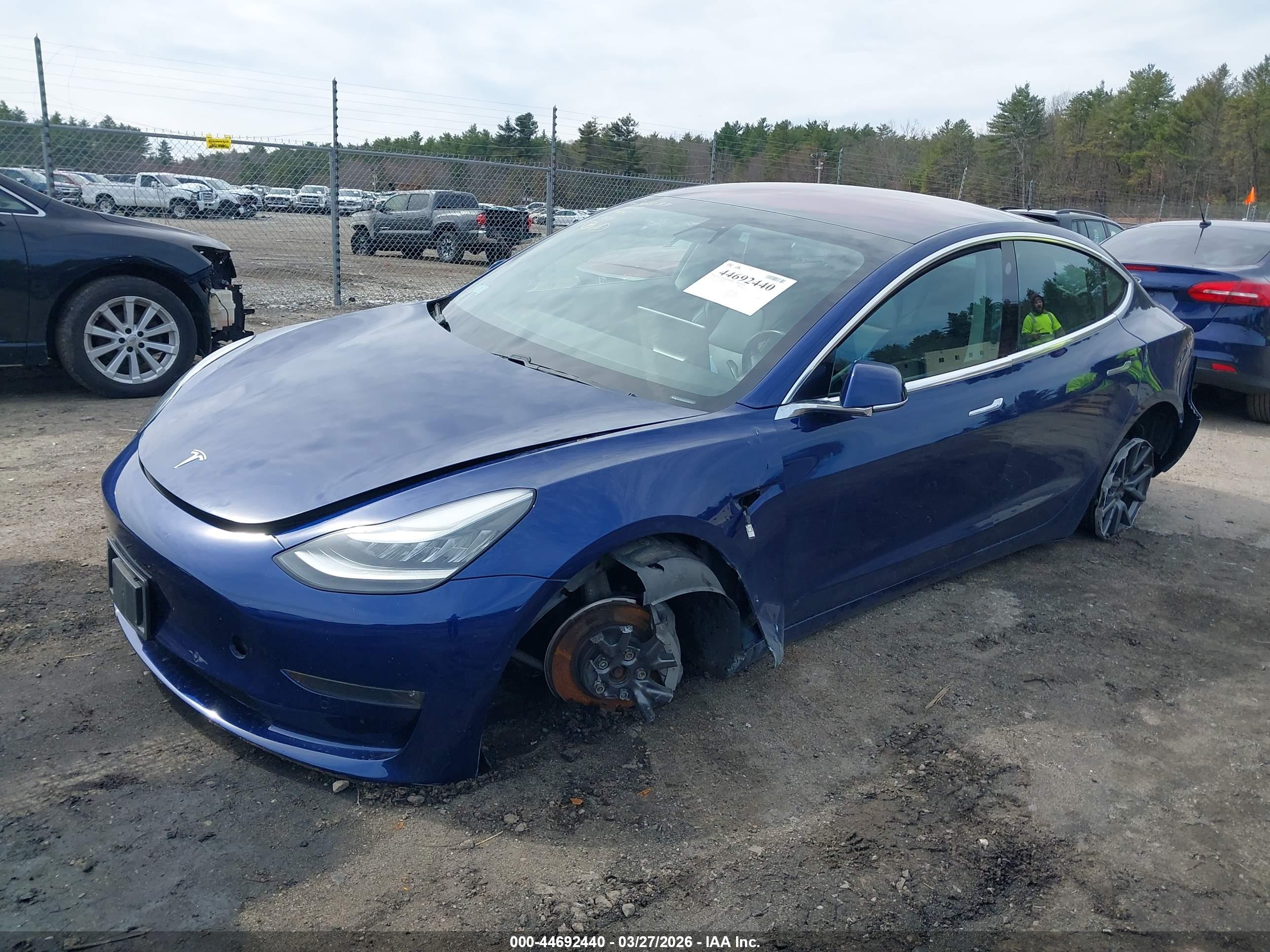 TESLA MODEL image 2