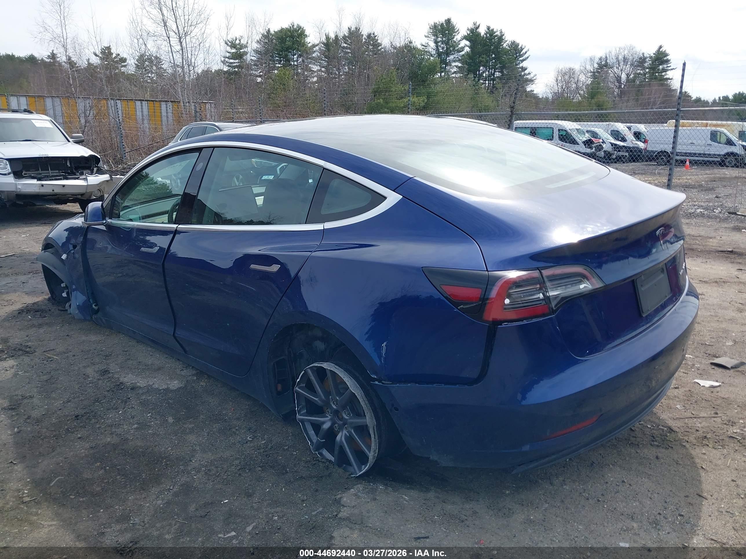 TESLA MODEL image 3
