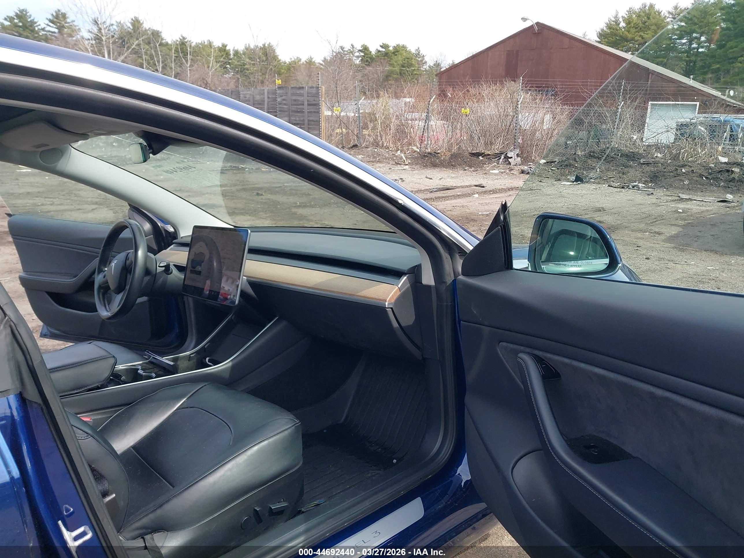 TESLA MODEL image 5