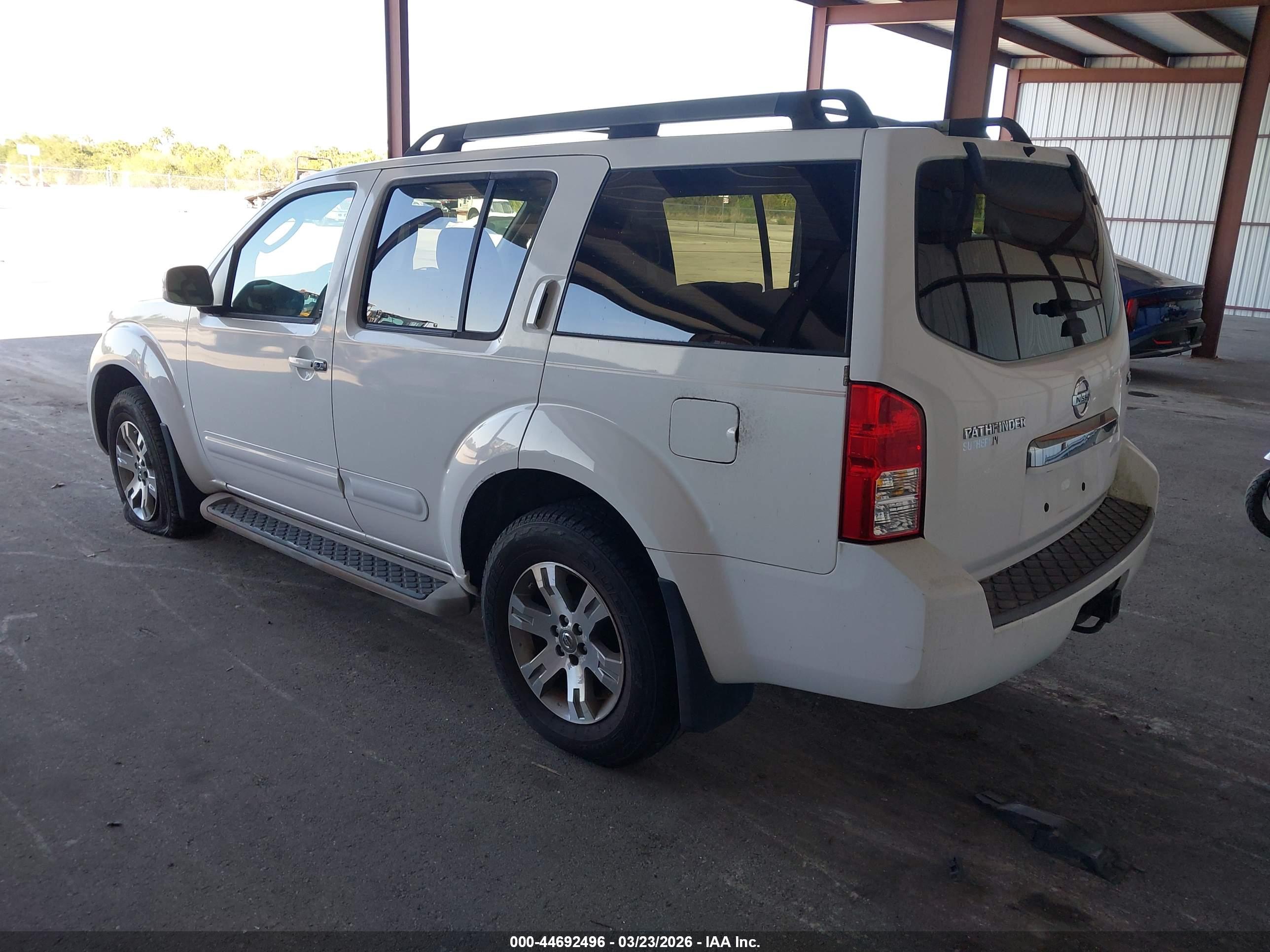 NISSAN PATHFINDER image 3