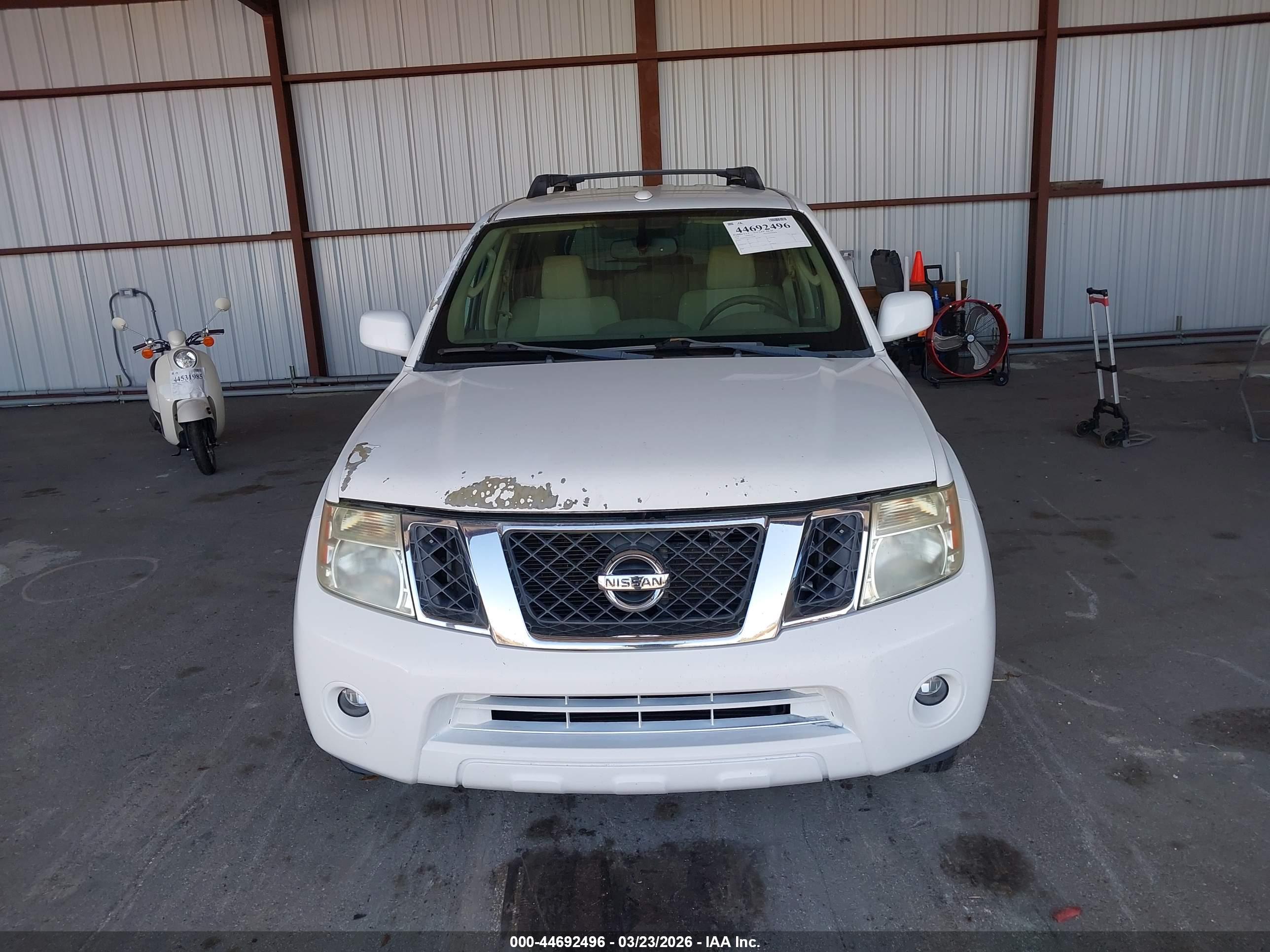NISSAN PATHFINDER image 6