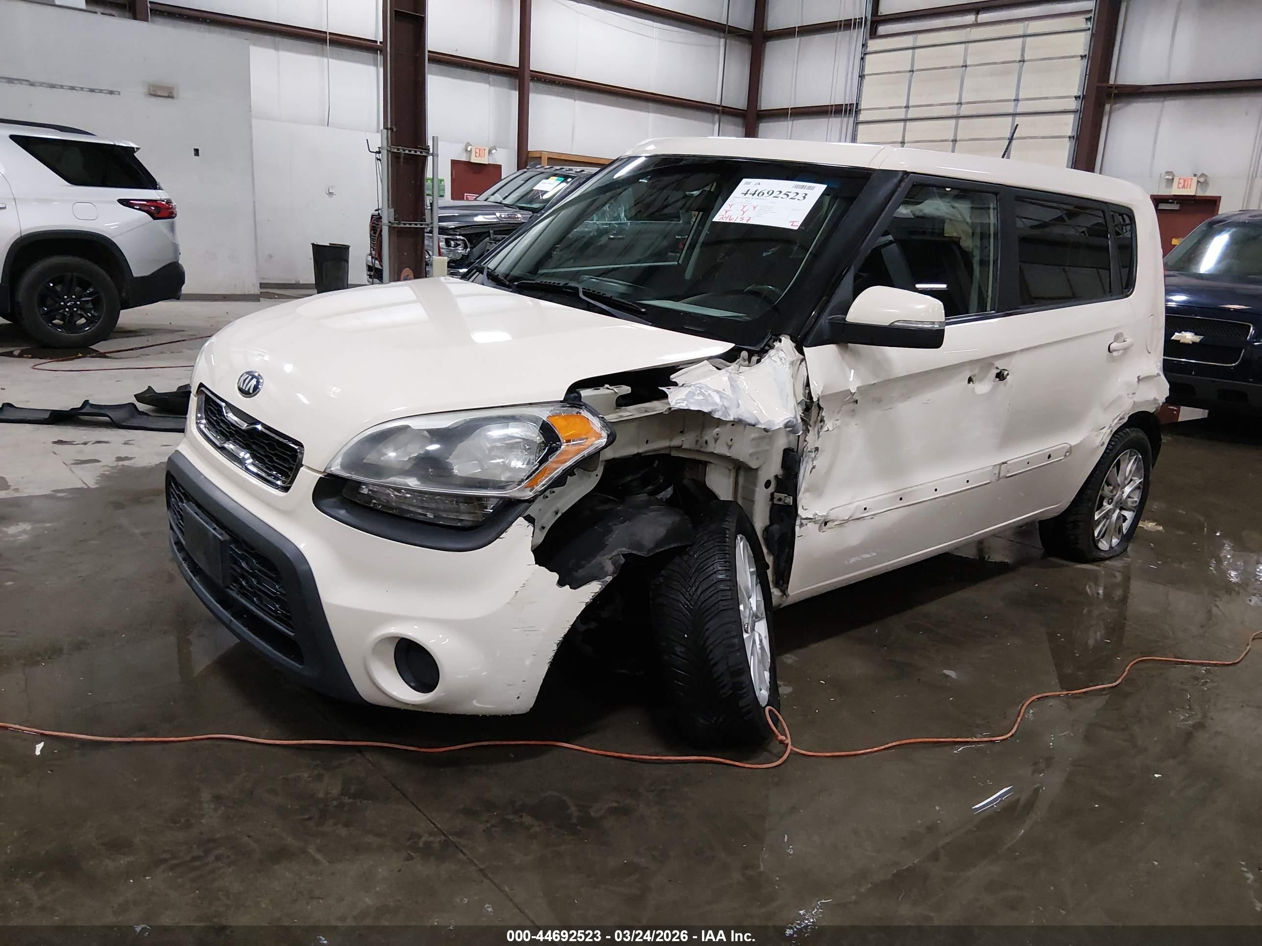 KIA SOUL image 2