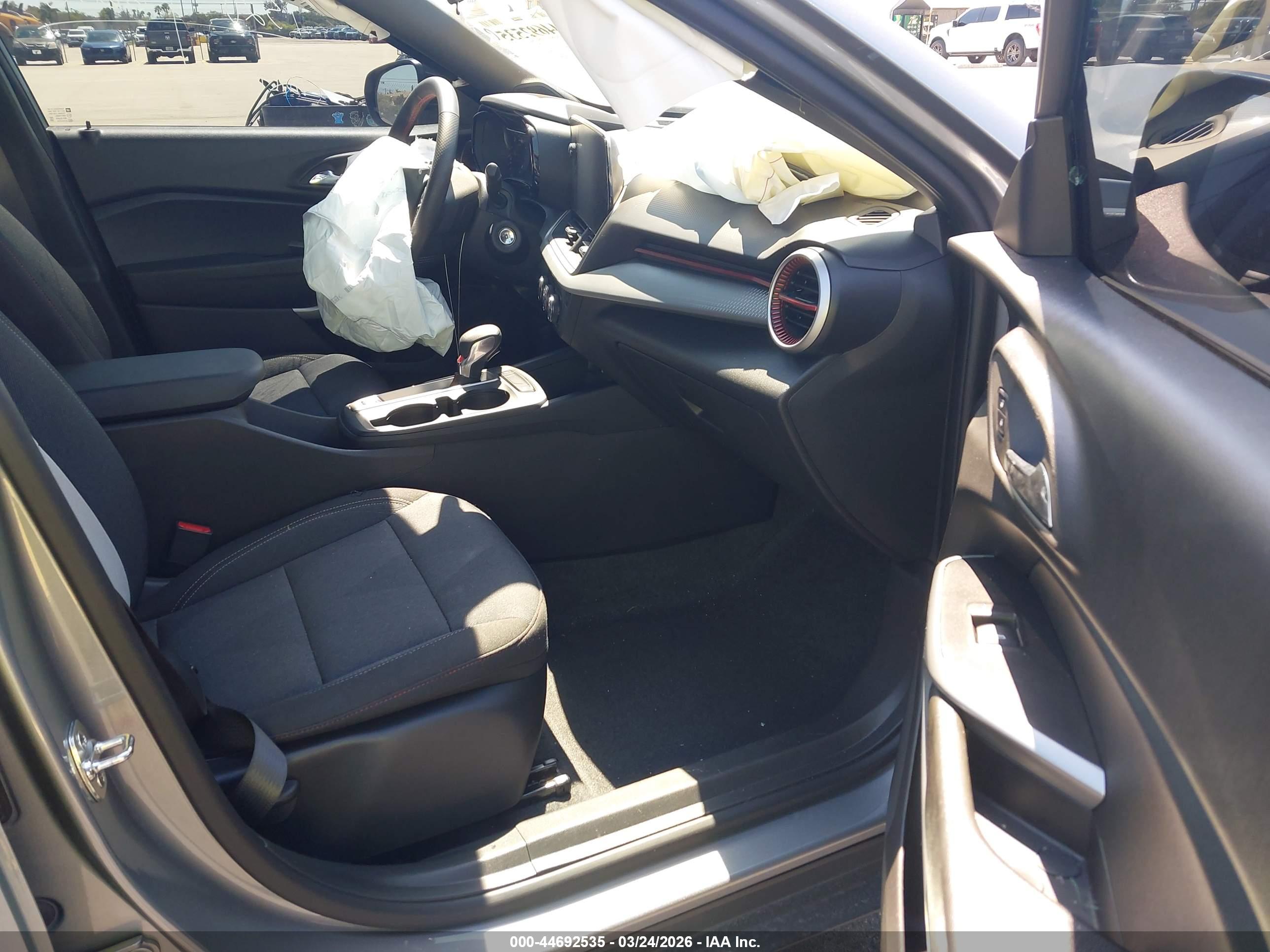 CHEVROLET TRAX image 5