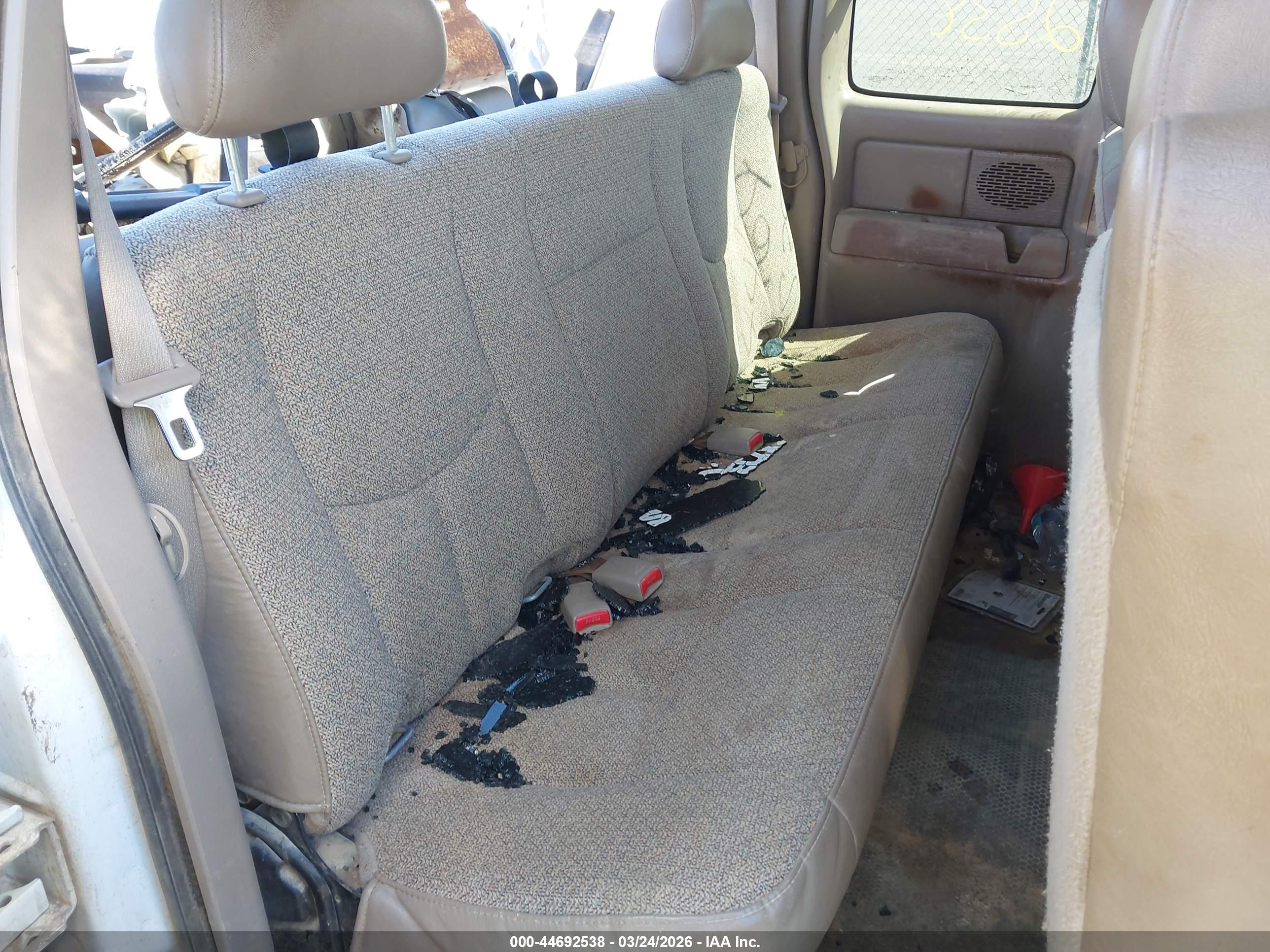 CHEVROLET SILVERADO image 8