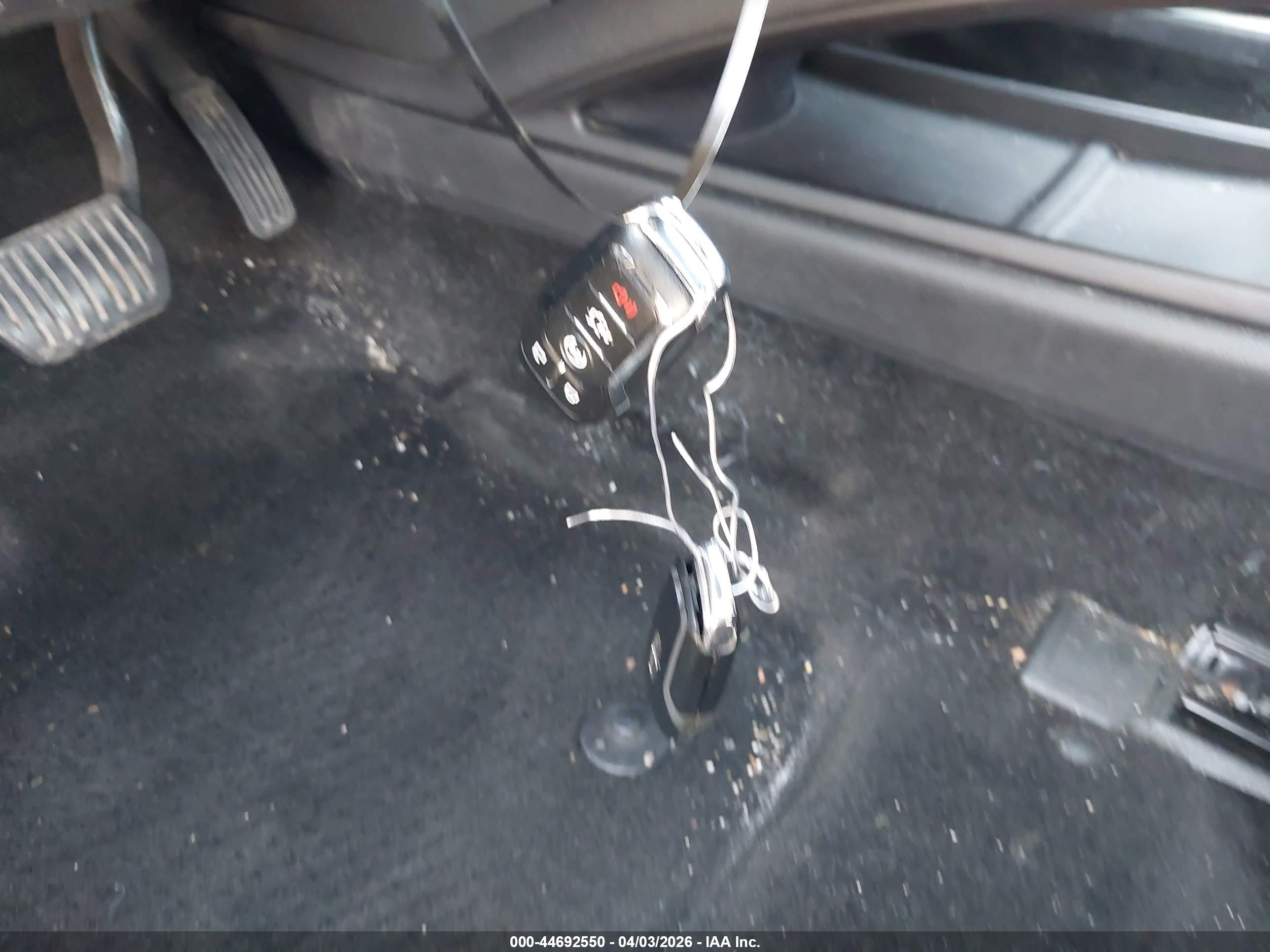 LINCOLN MKZ image 11