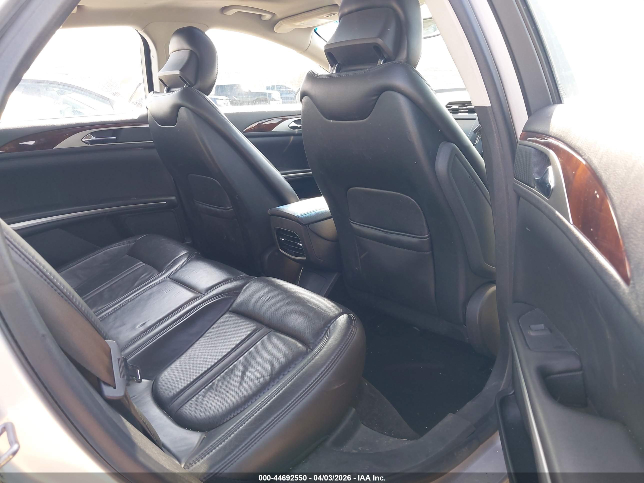 LINCOLN MKZ image 8