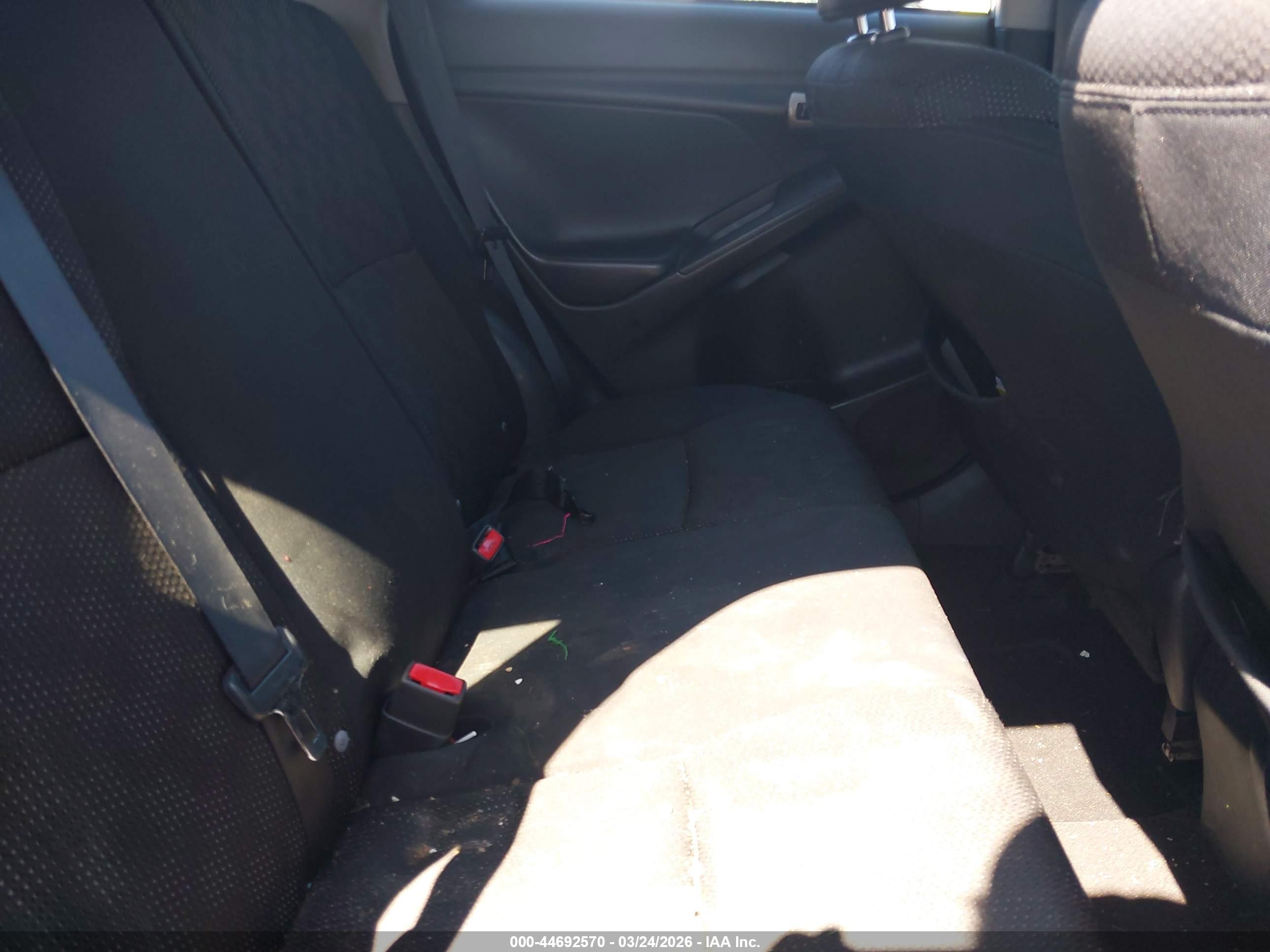 PONTIAC VIBE image 8