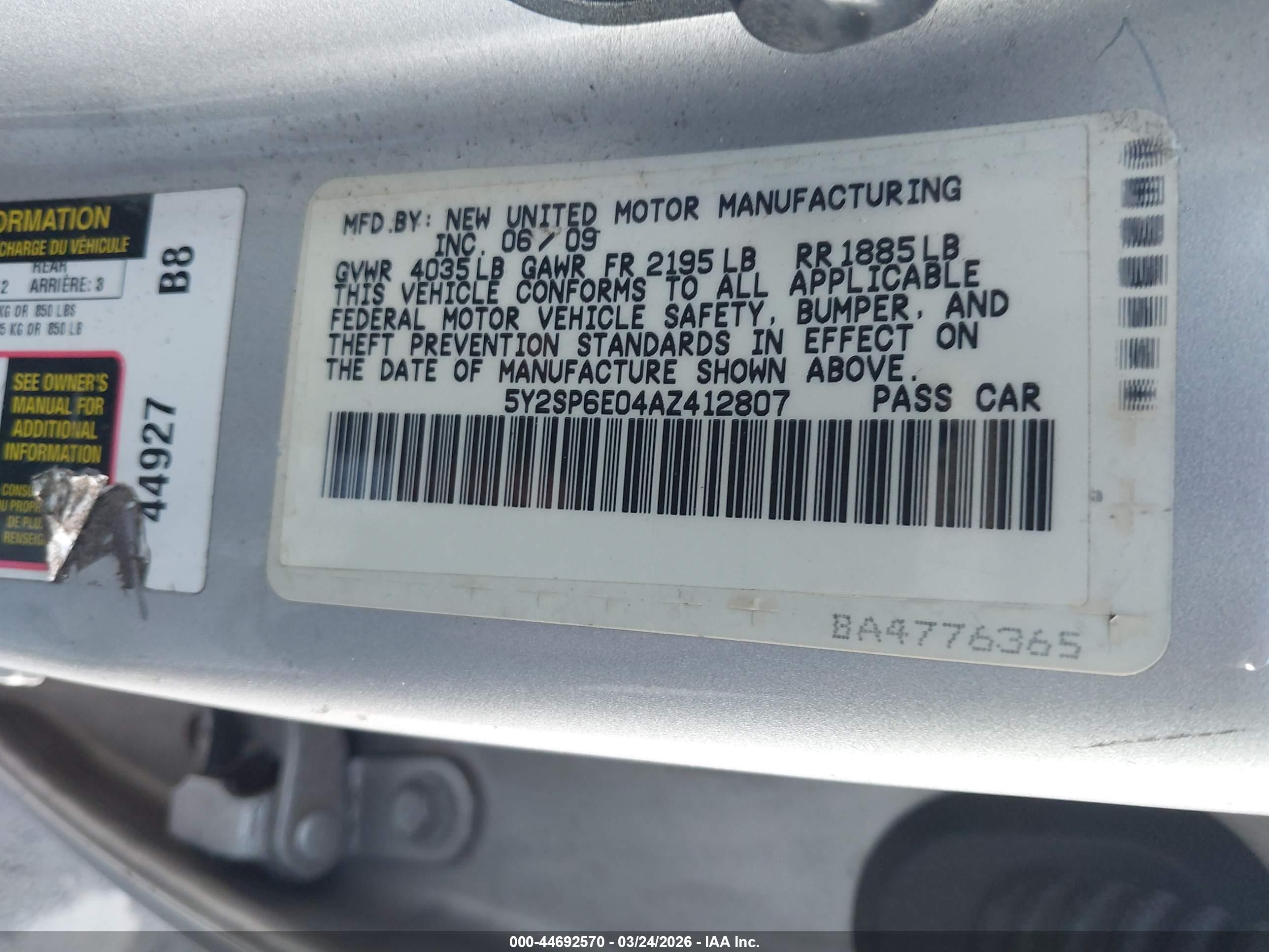 PONTIAC VIBE image 9