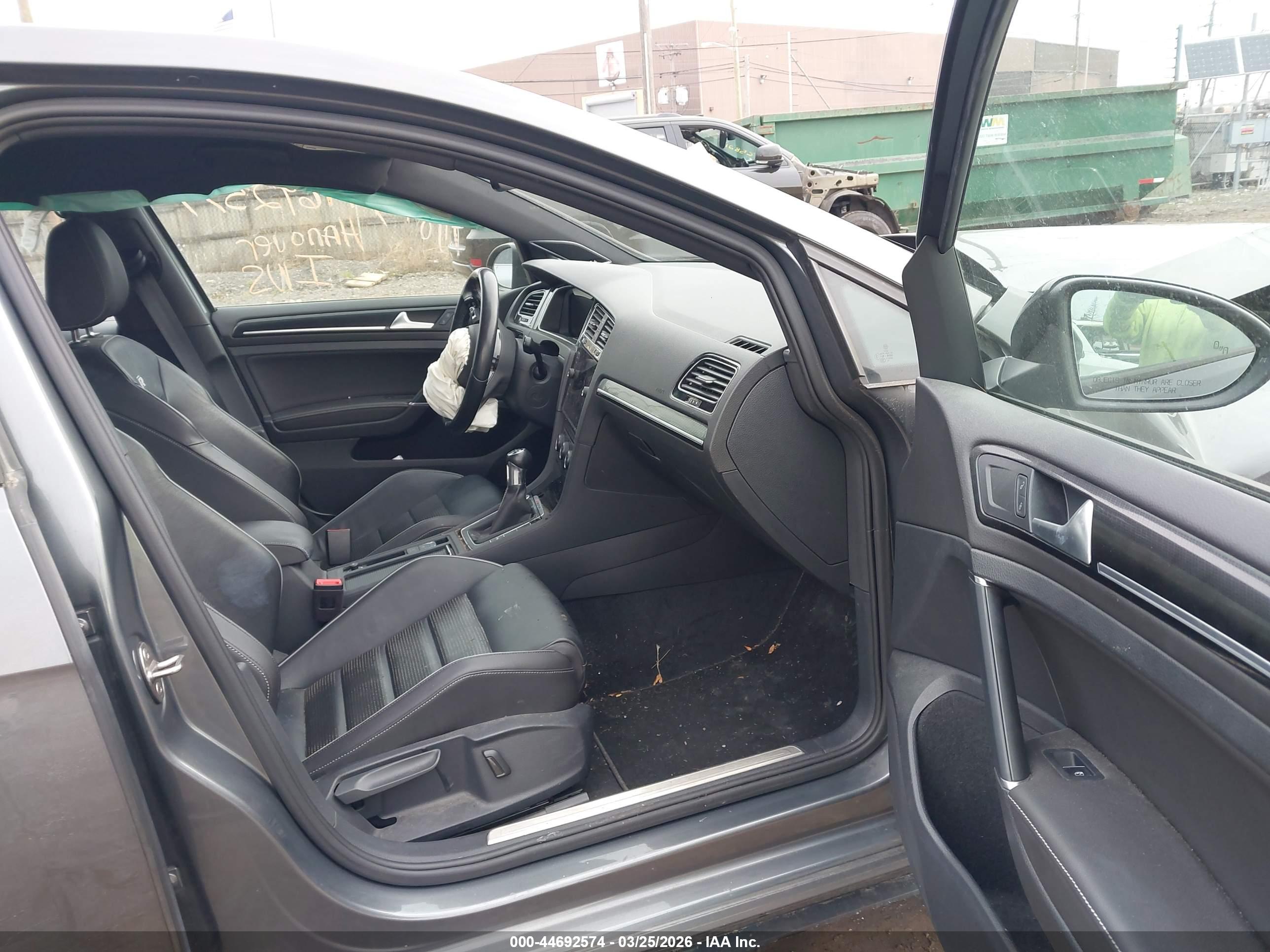VOLKSWAGEN GOLF image 5