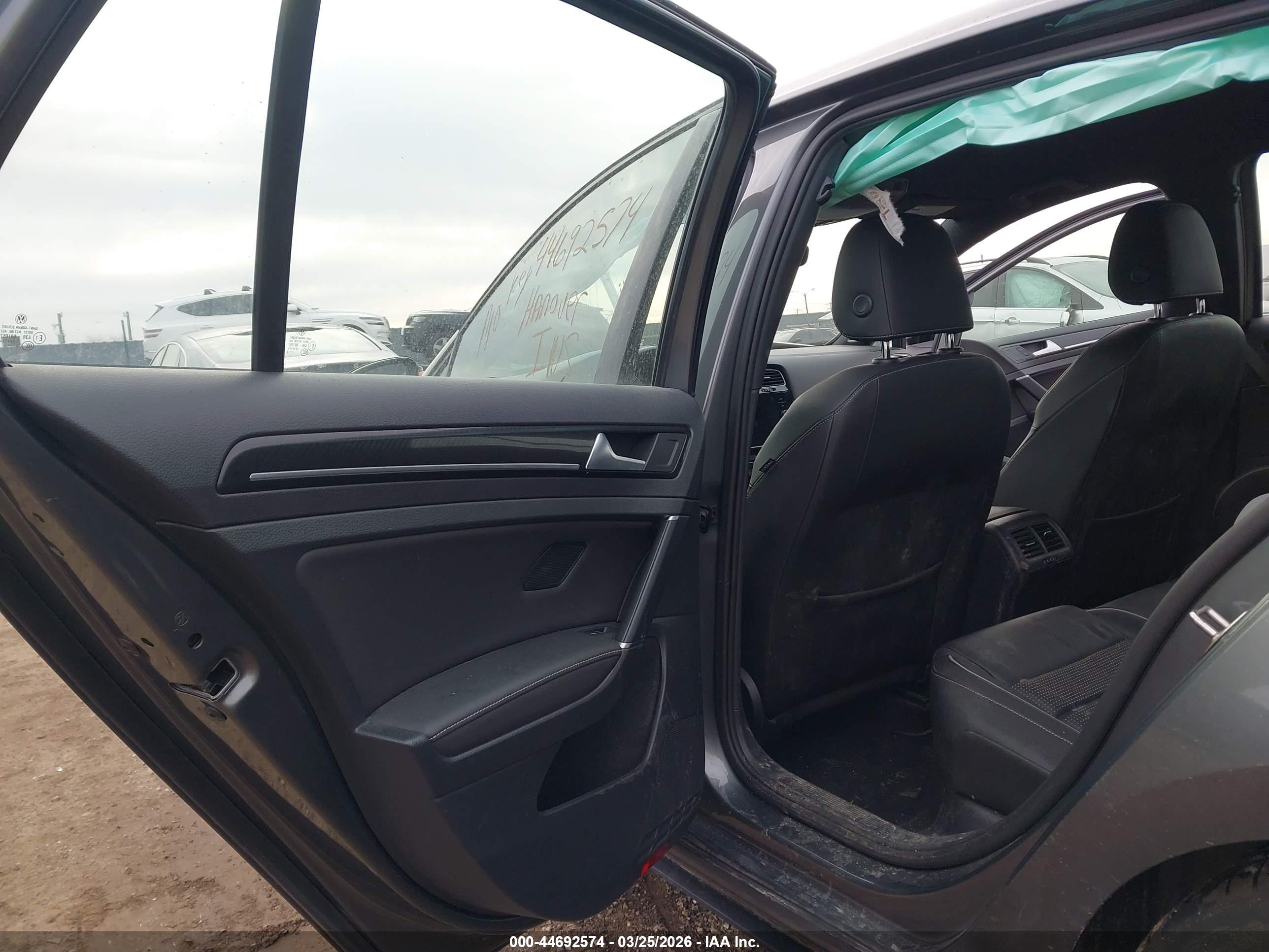 VOLKSWAGEN GOLF image 8