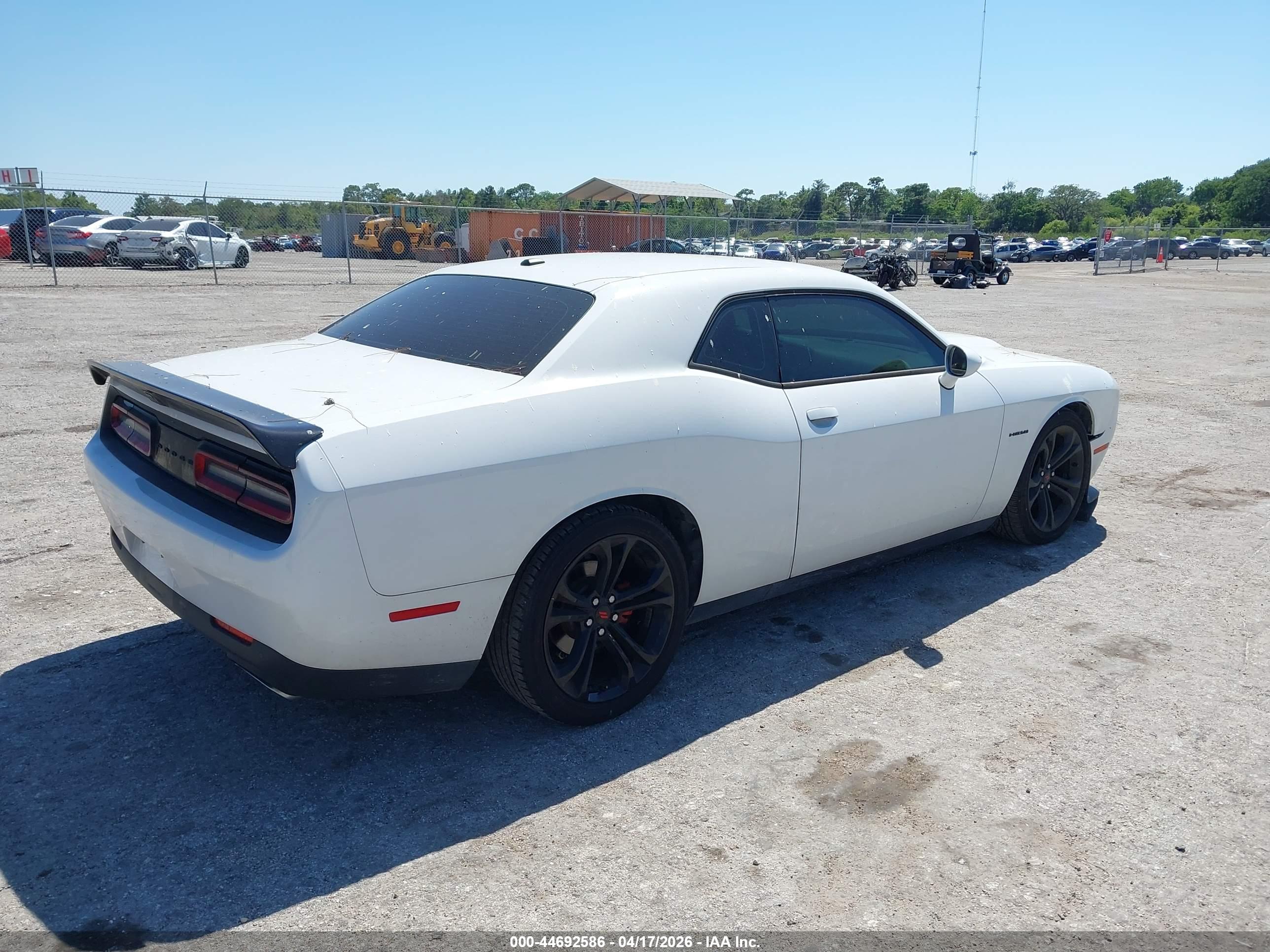 DODGE CHALLENGER image 4