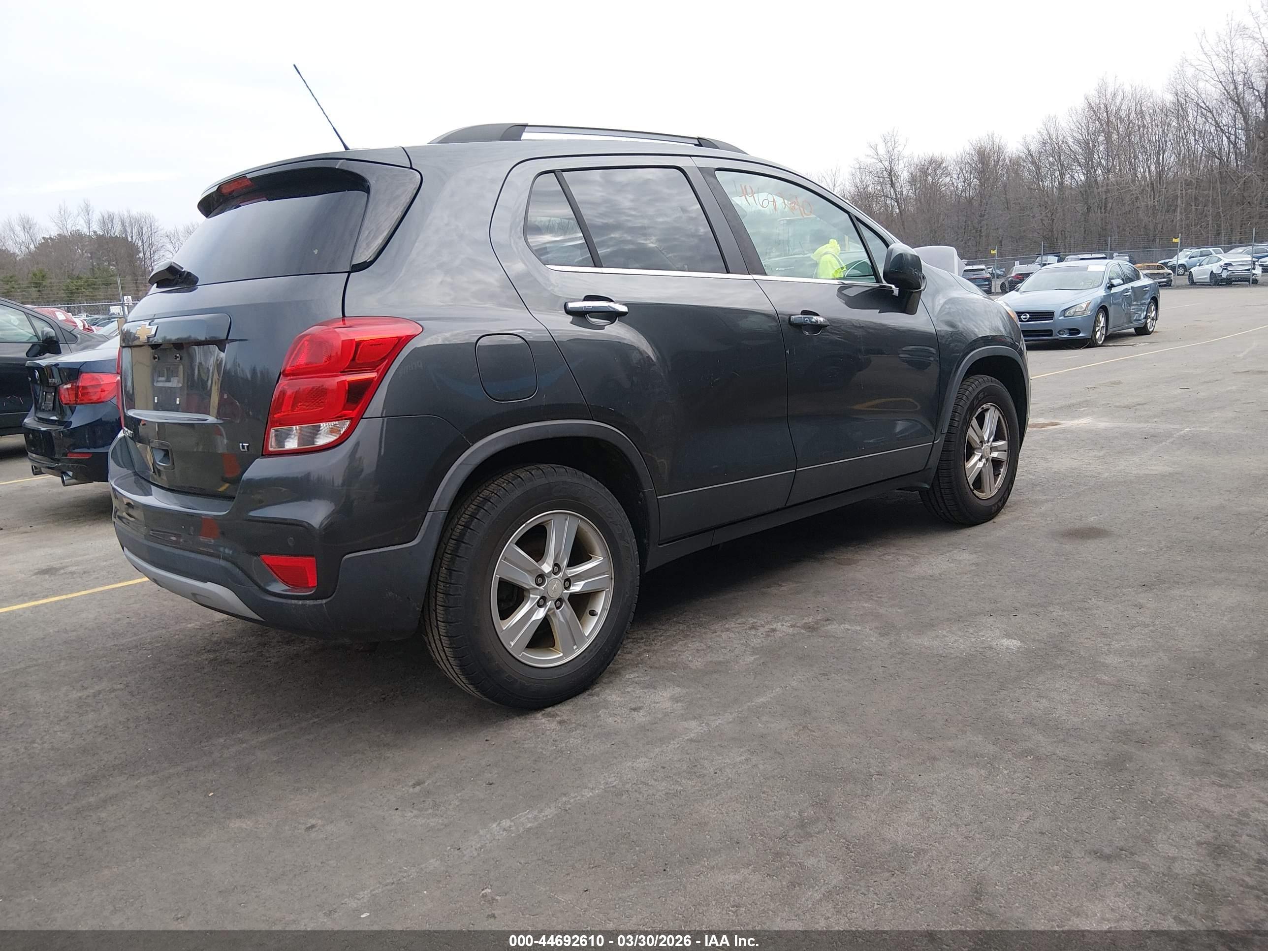 CHEVROLET TRAX image 4
